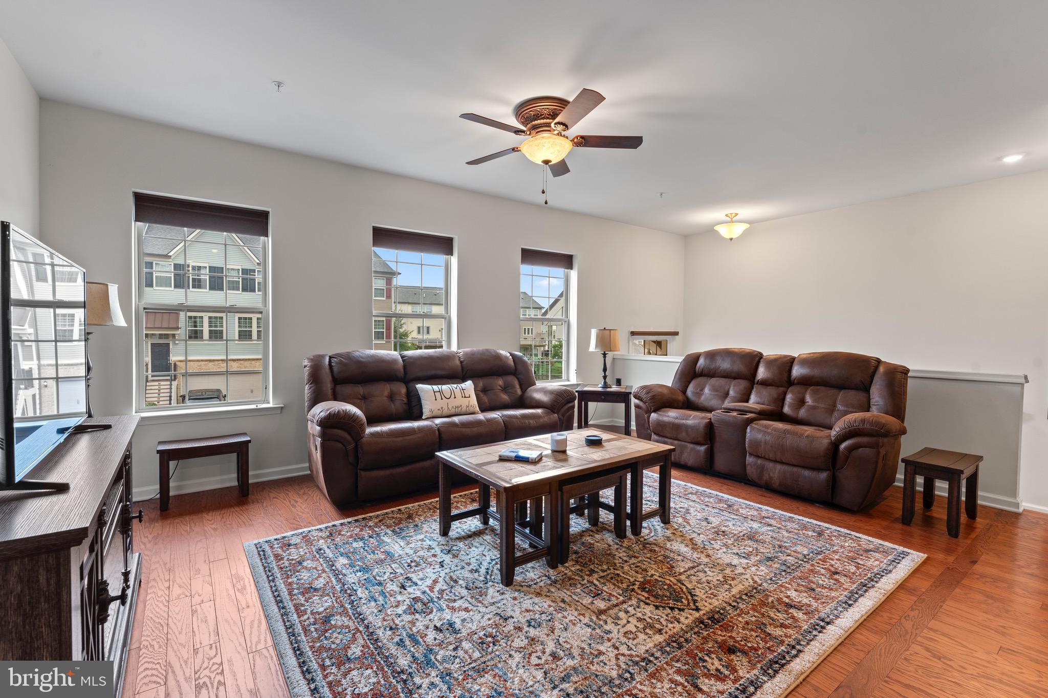 TALL OAKS - Residential