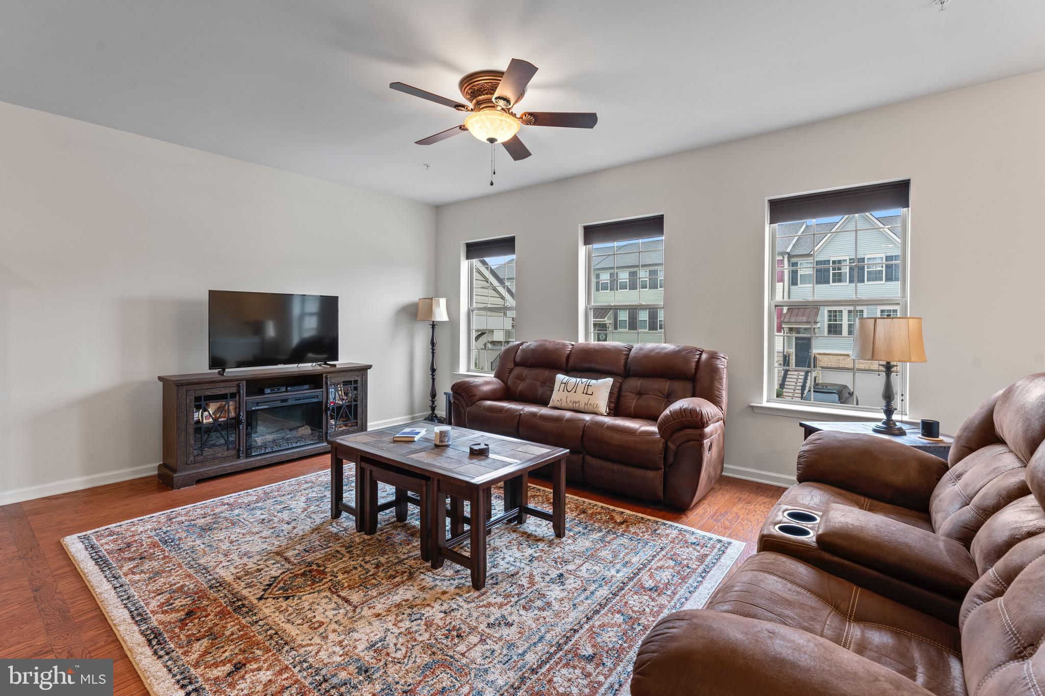 TALL OAKS - Residential