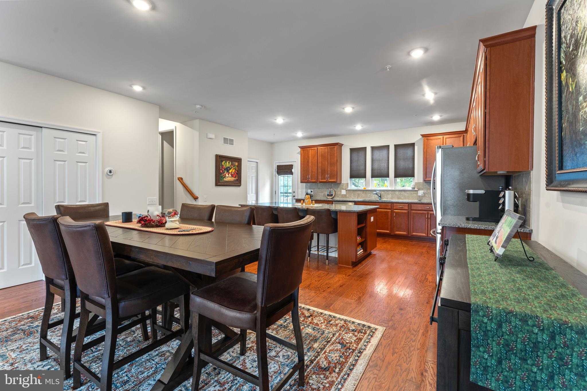 TALL OAKS - Residential