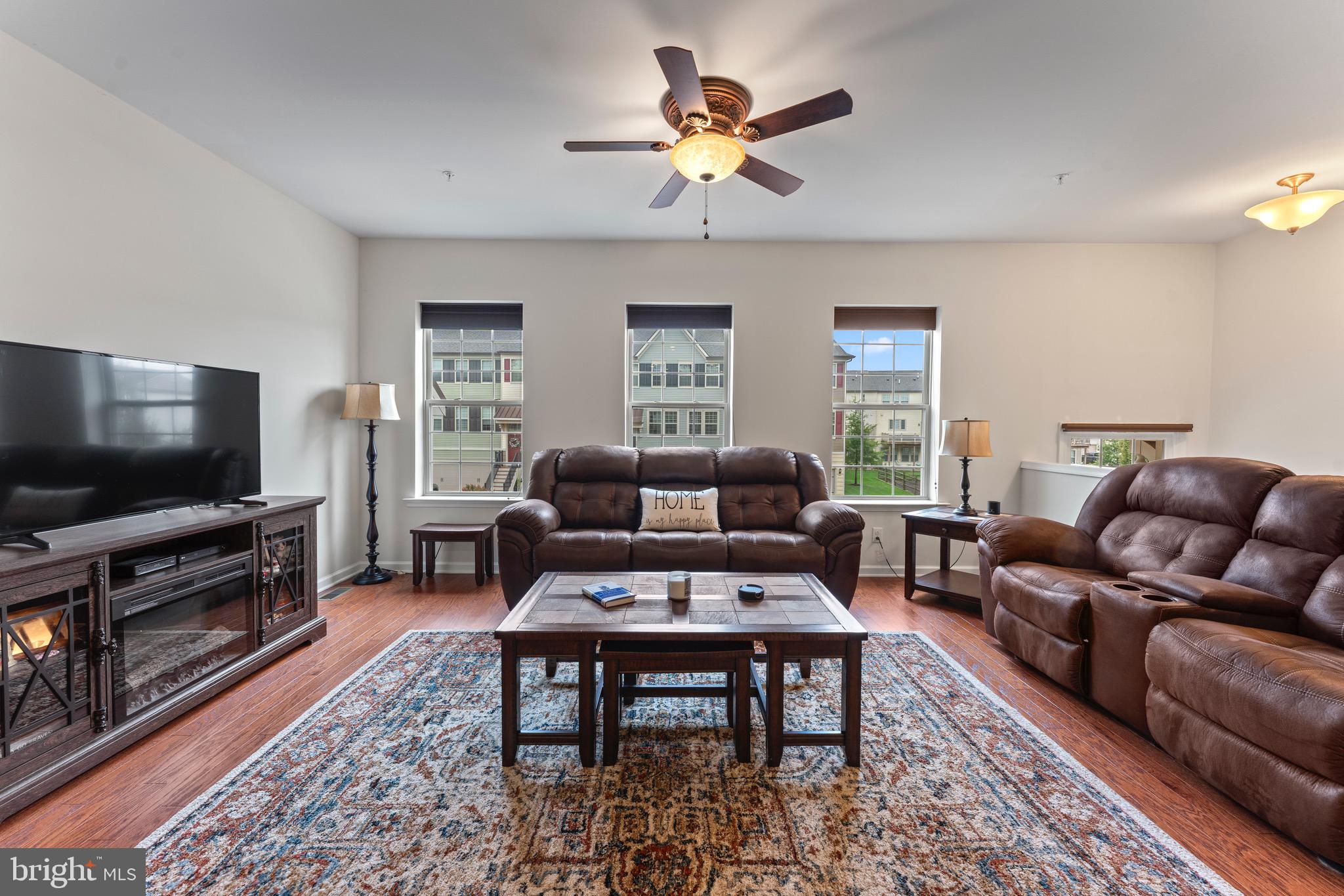 TALL OAKS - Residential