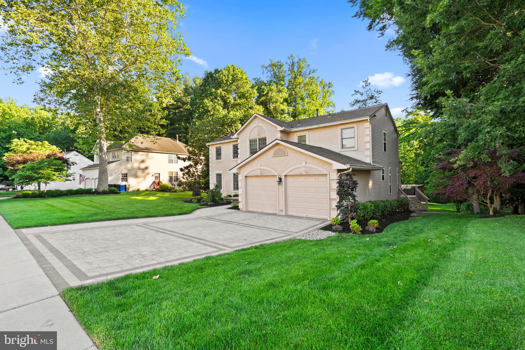 915 GRAY FOX CIRCLE
