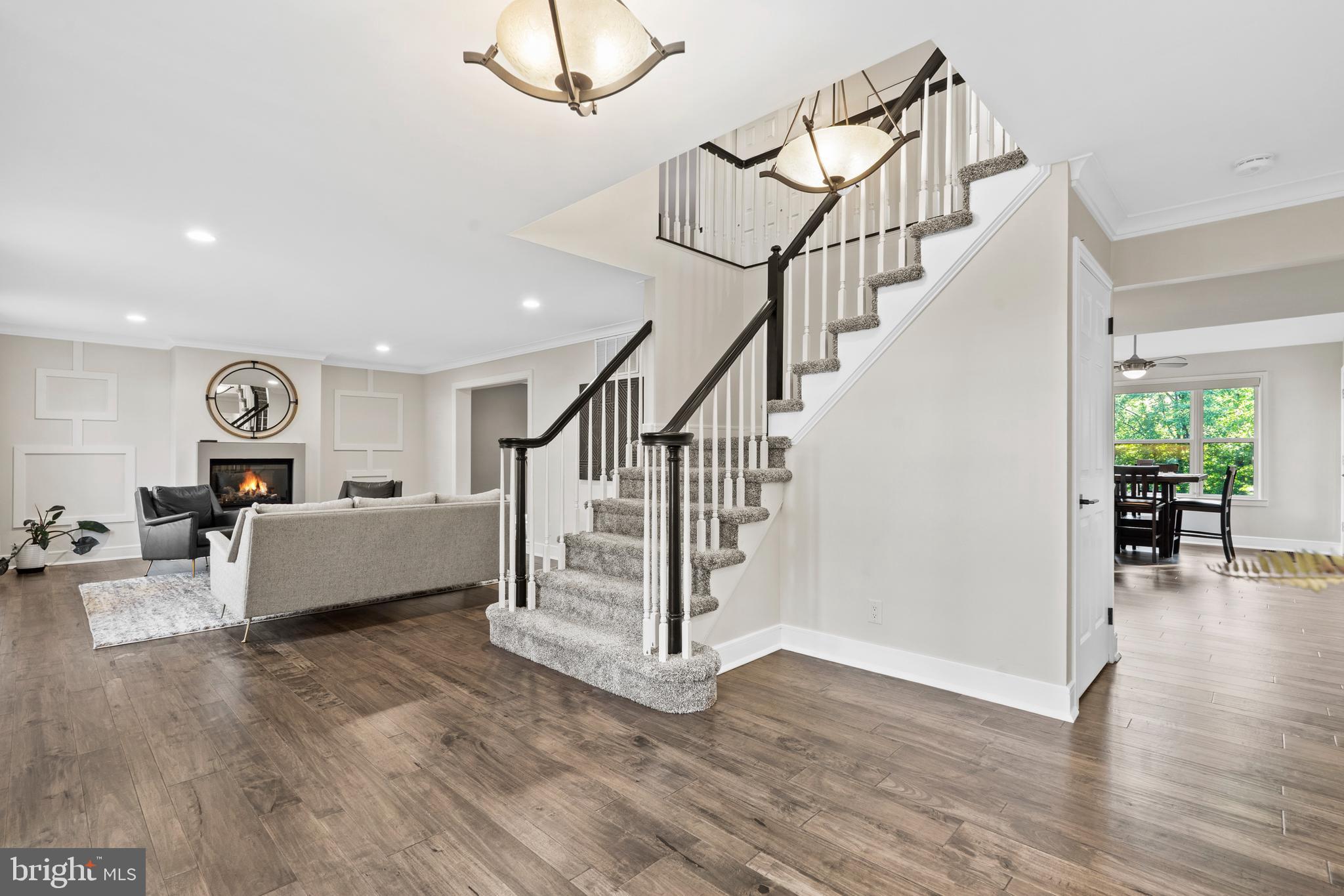 915 GRAY FOX CIRCLE
