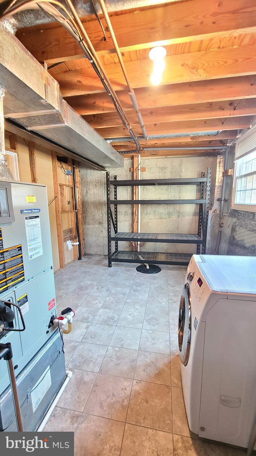 D EVEREUX WEST - Residential Lease