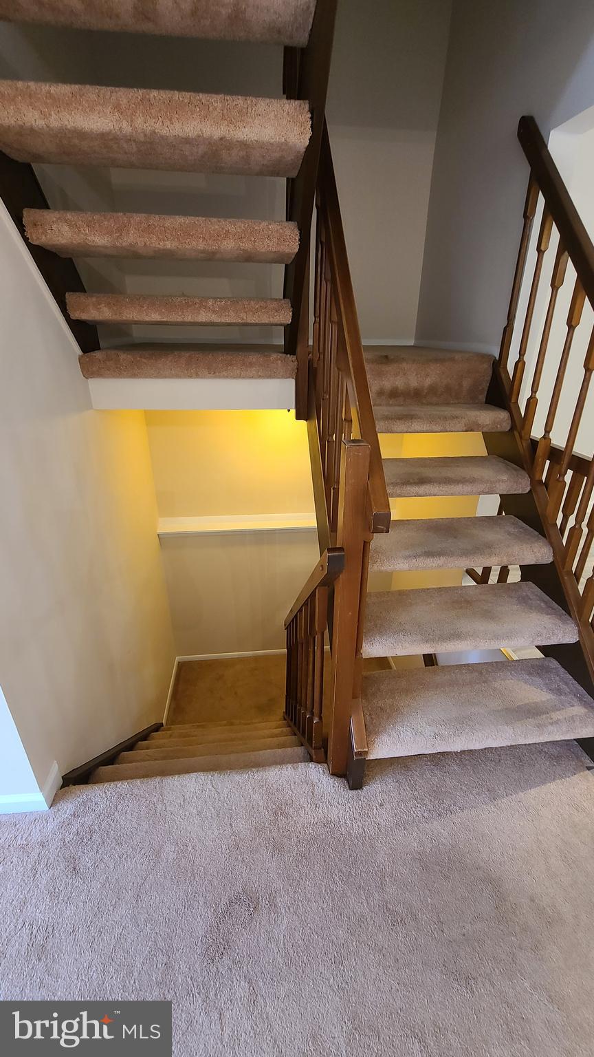 D EVEREUX WEST - Residential Lease