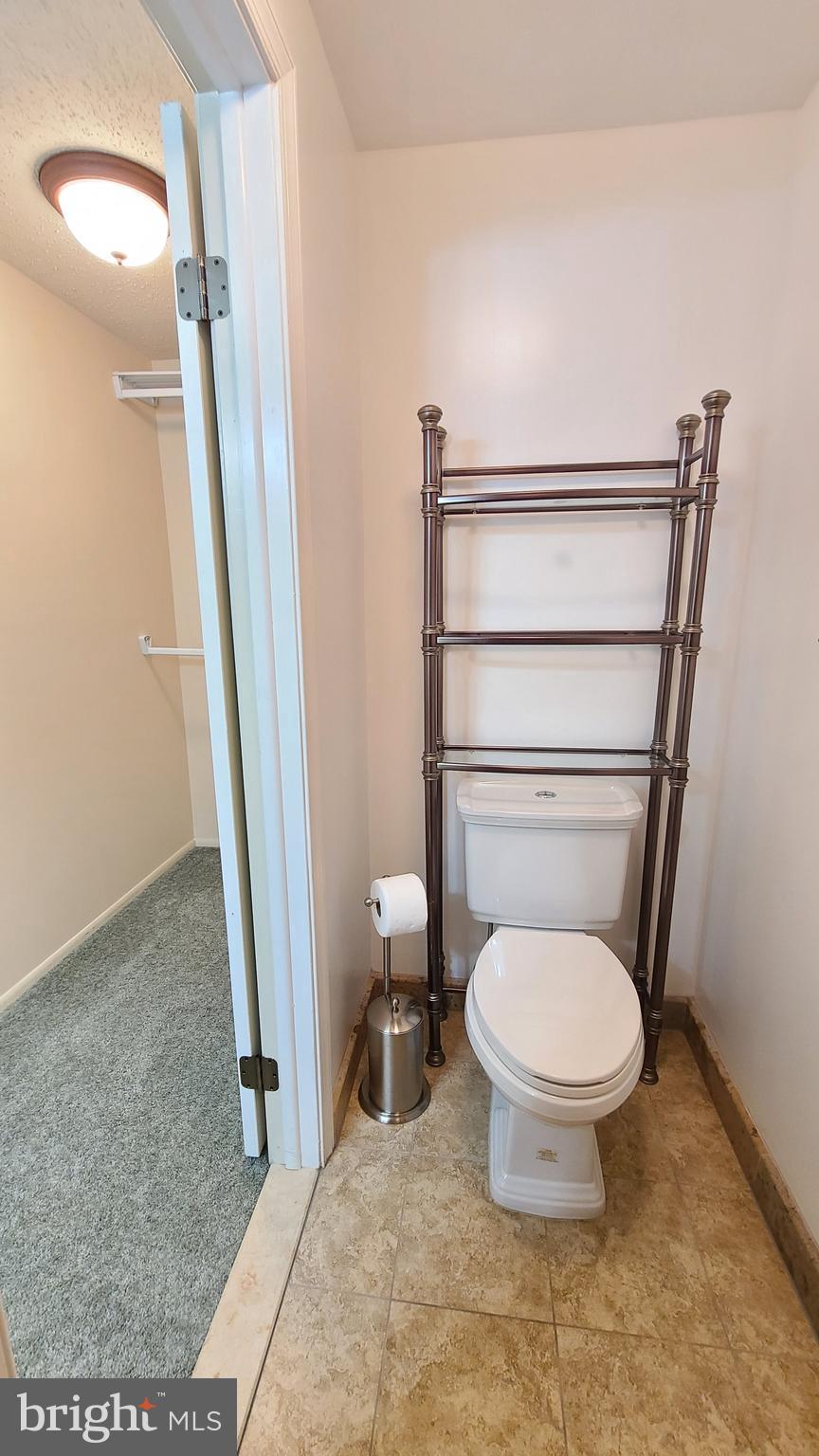 D EVEREUX WEST - Residential Lease