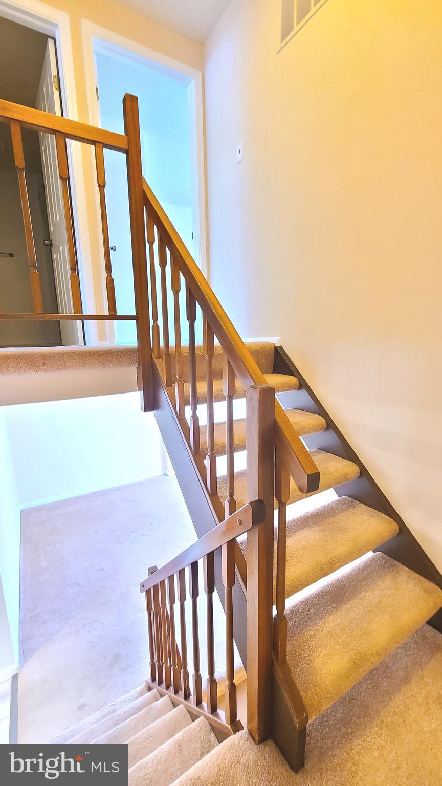 D EVEREUX WEST - Residential Lease