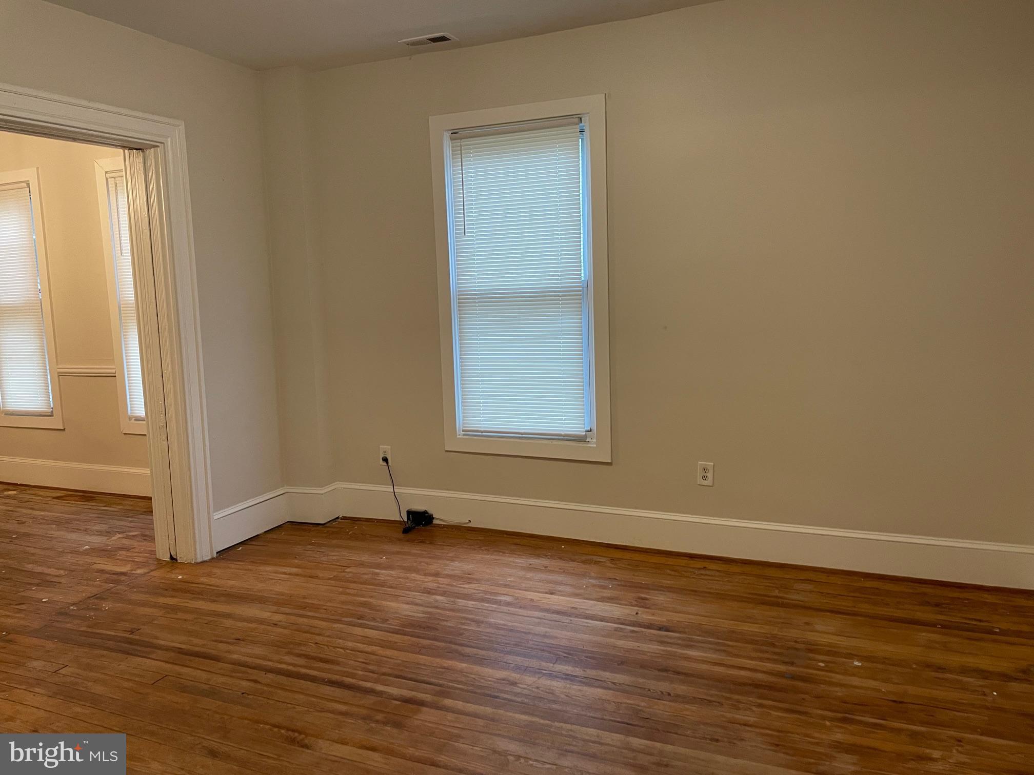 1320 VALLEY PLACE SE