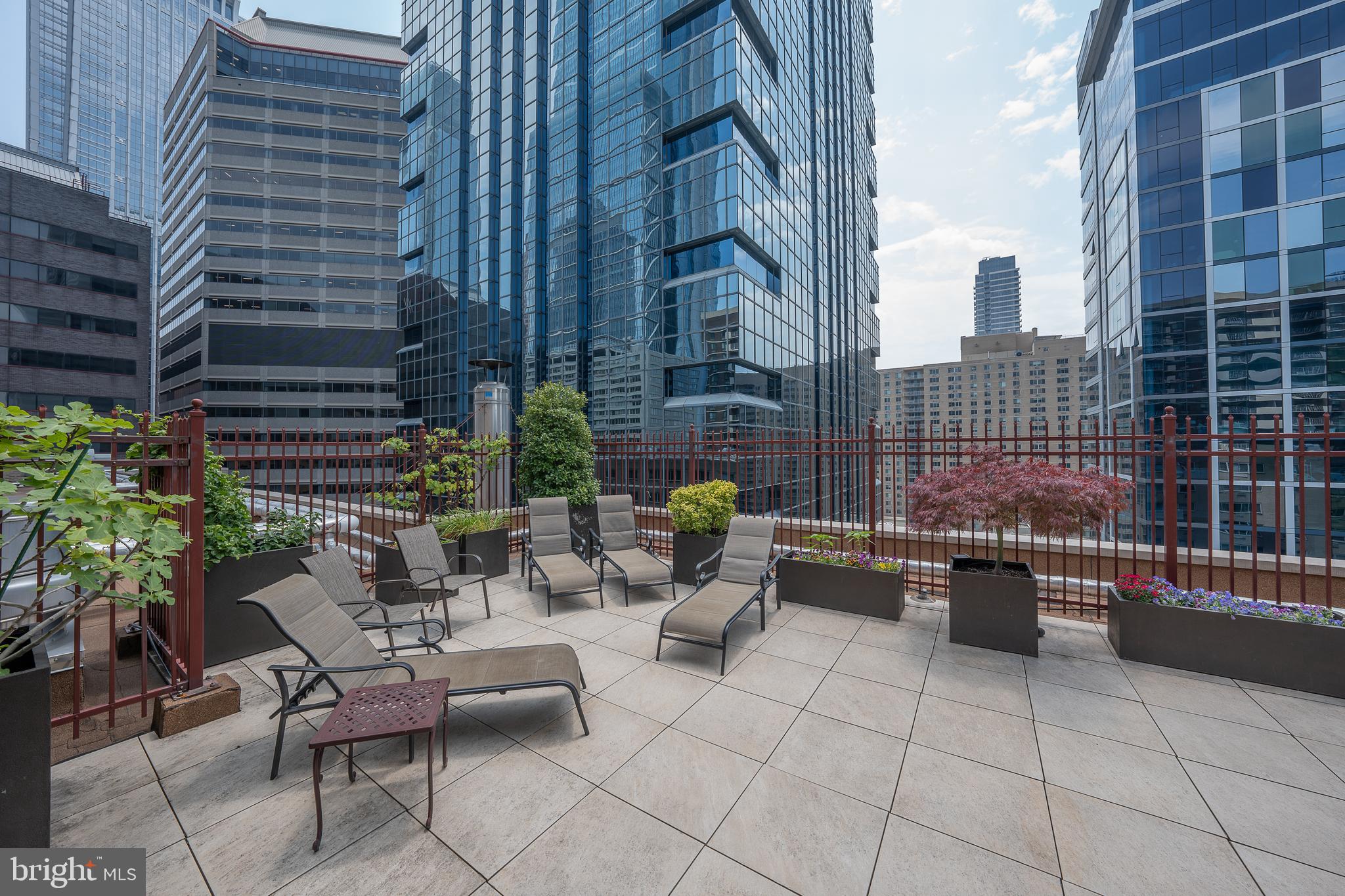 LOGAN CIRCLE - Residential