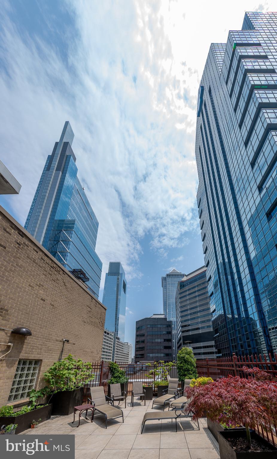 LOGAN CIRCLE - Residential