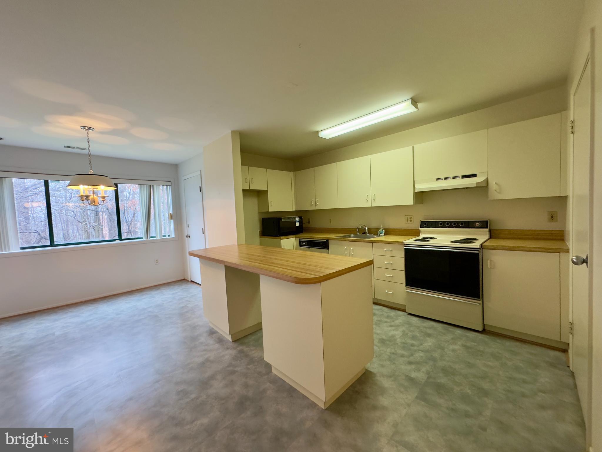 GARRISON - Residential Lease