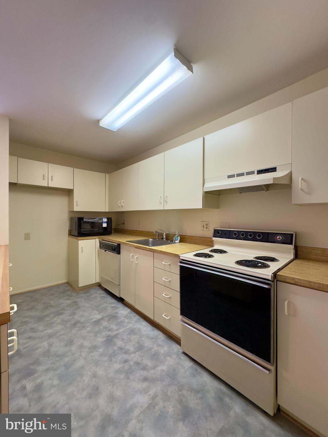 GARRISON - Residential Lease