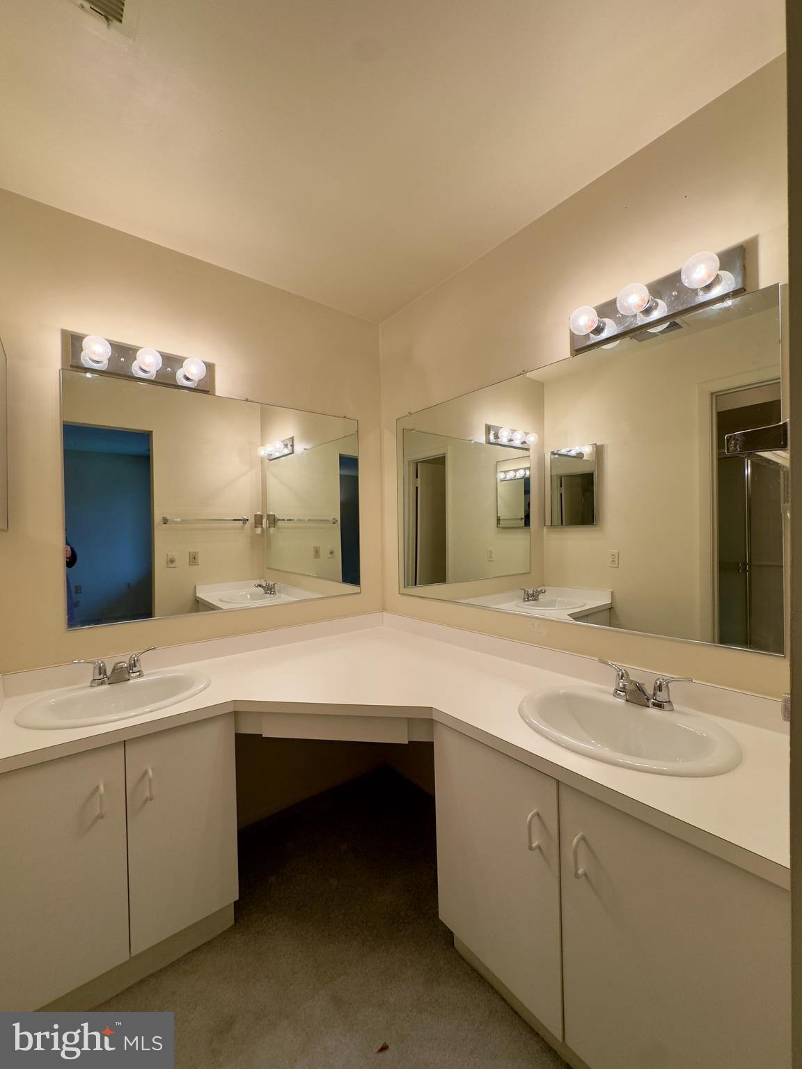 GARRISON - Residential Lease