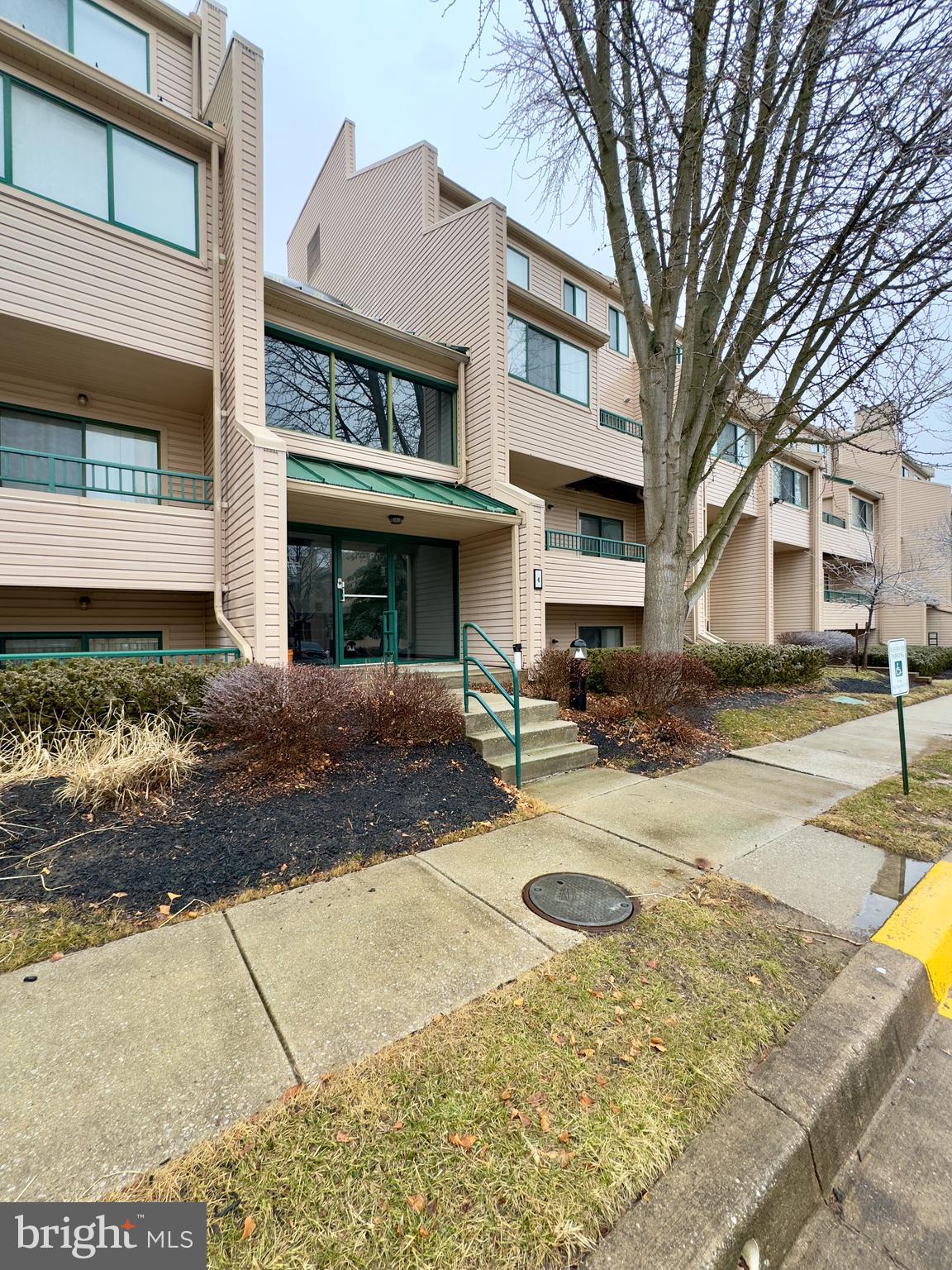 GARRISON - Residential Lease