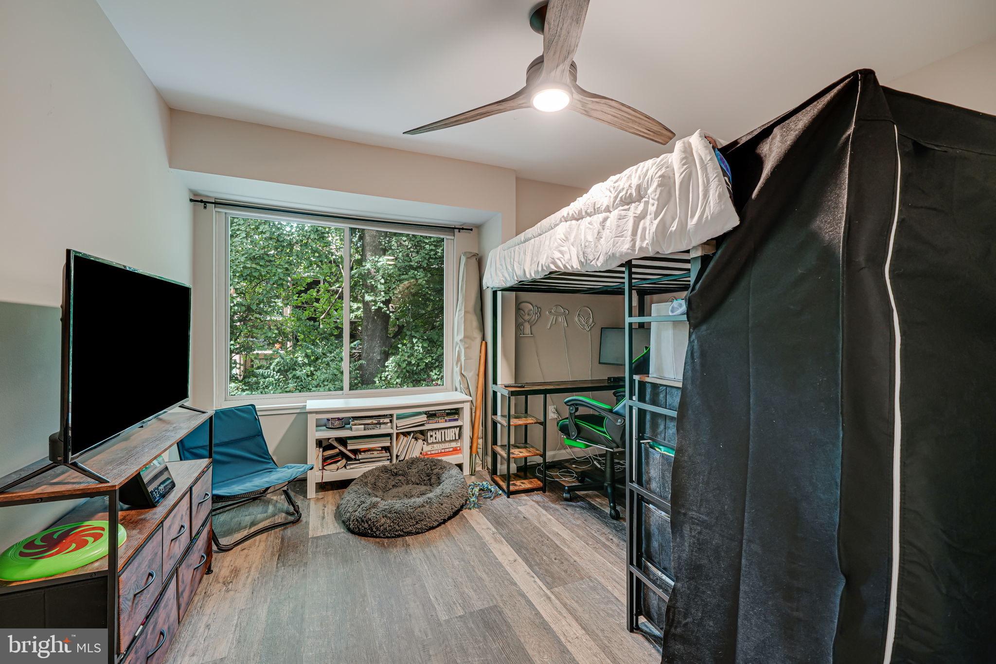 IVY OAK - Residential