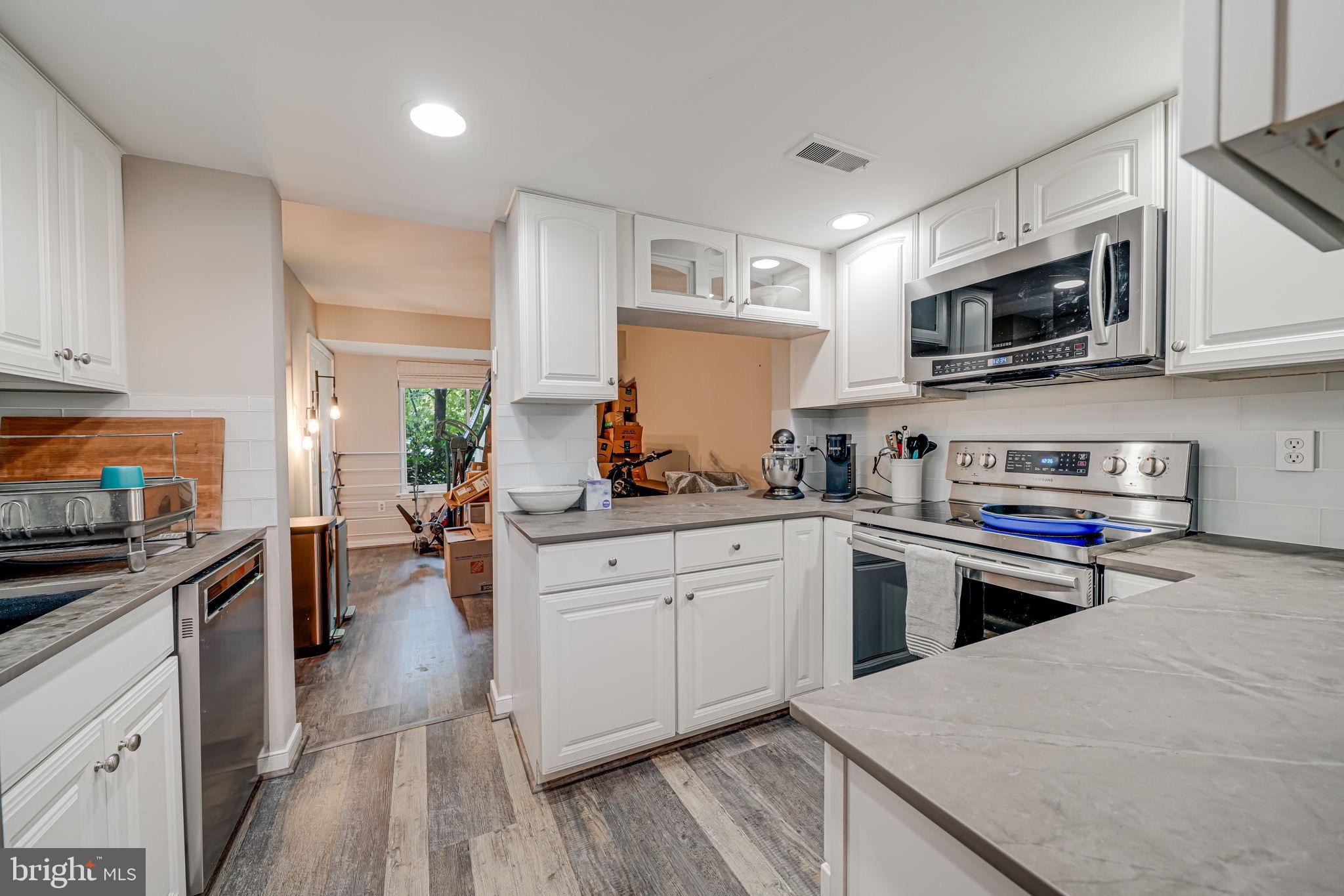 IVY OAK - Residential