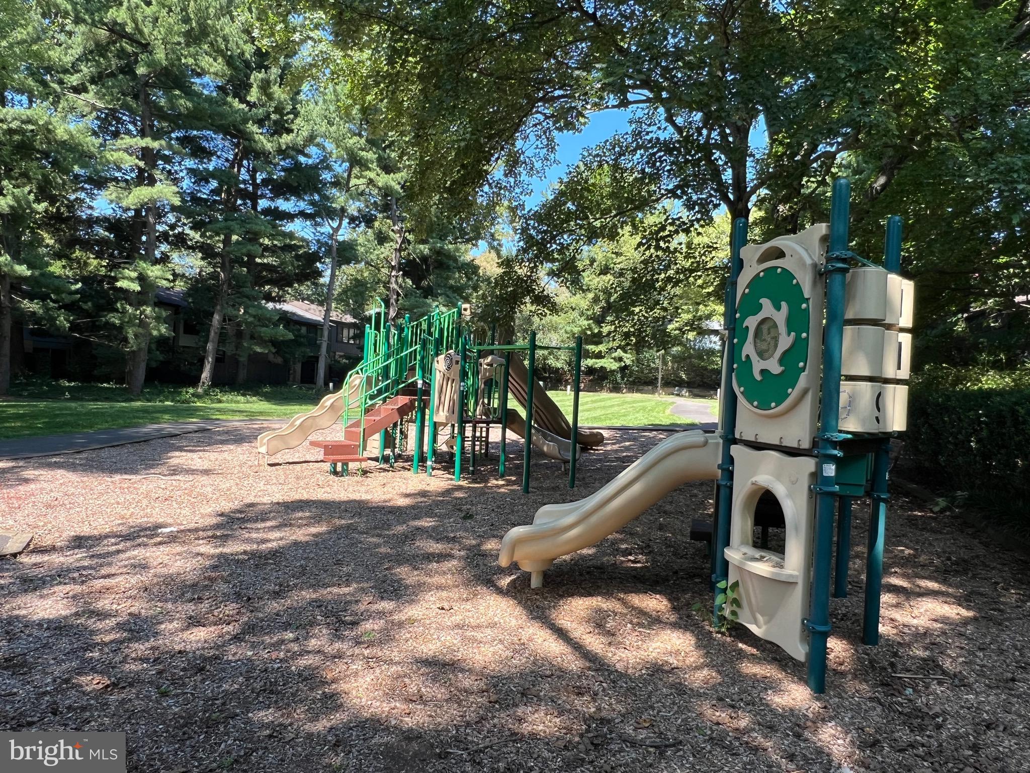 IVY OAK - Residential