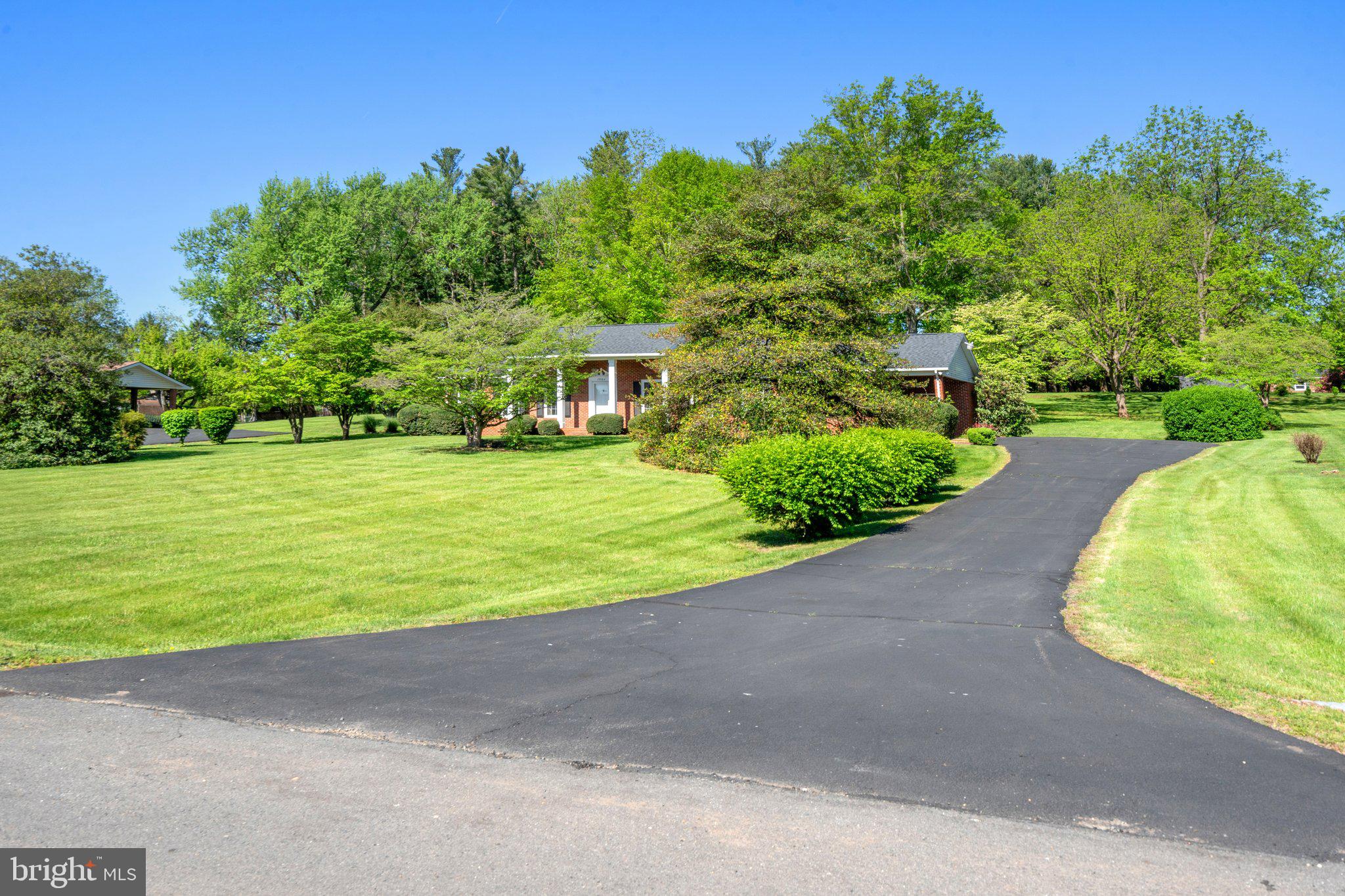 19084 COLONIAL DRIVE