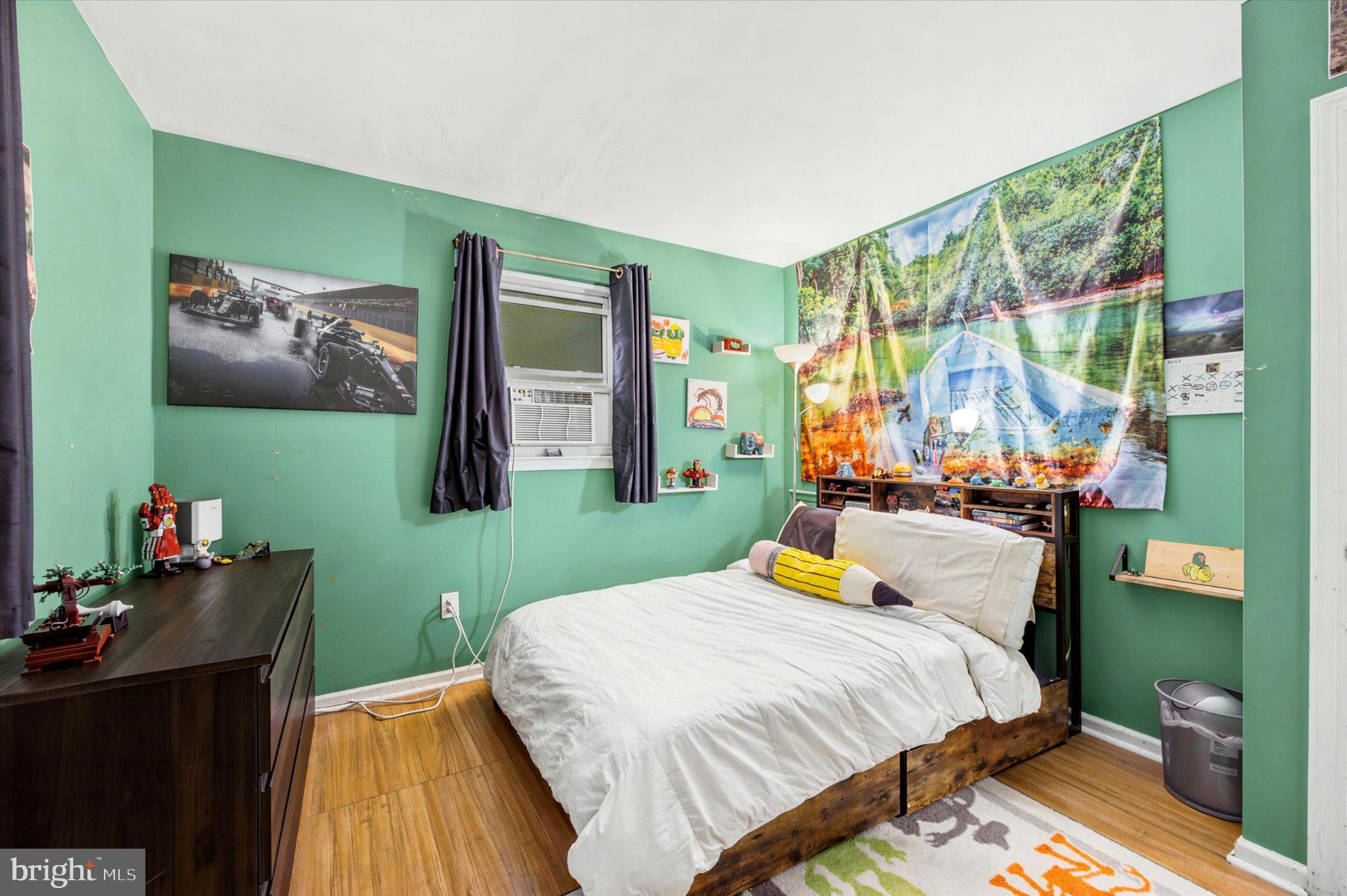 CLIFTON HEIGHTS - Residential