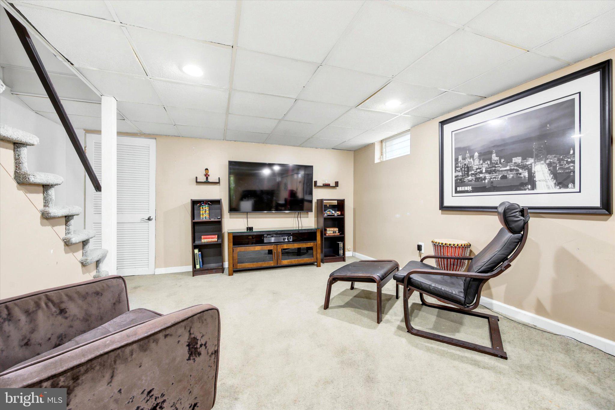 CLIFTON HEIGHTS - Residential