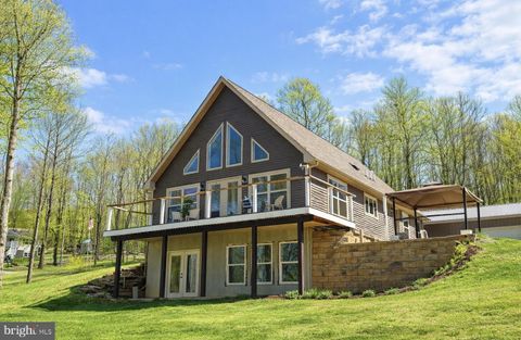 Photo of 275 Sine Place, BRUCETON MILLS, WV 26525 (MLS # WVPR2000406)