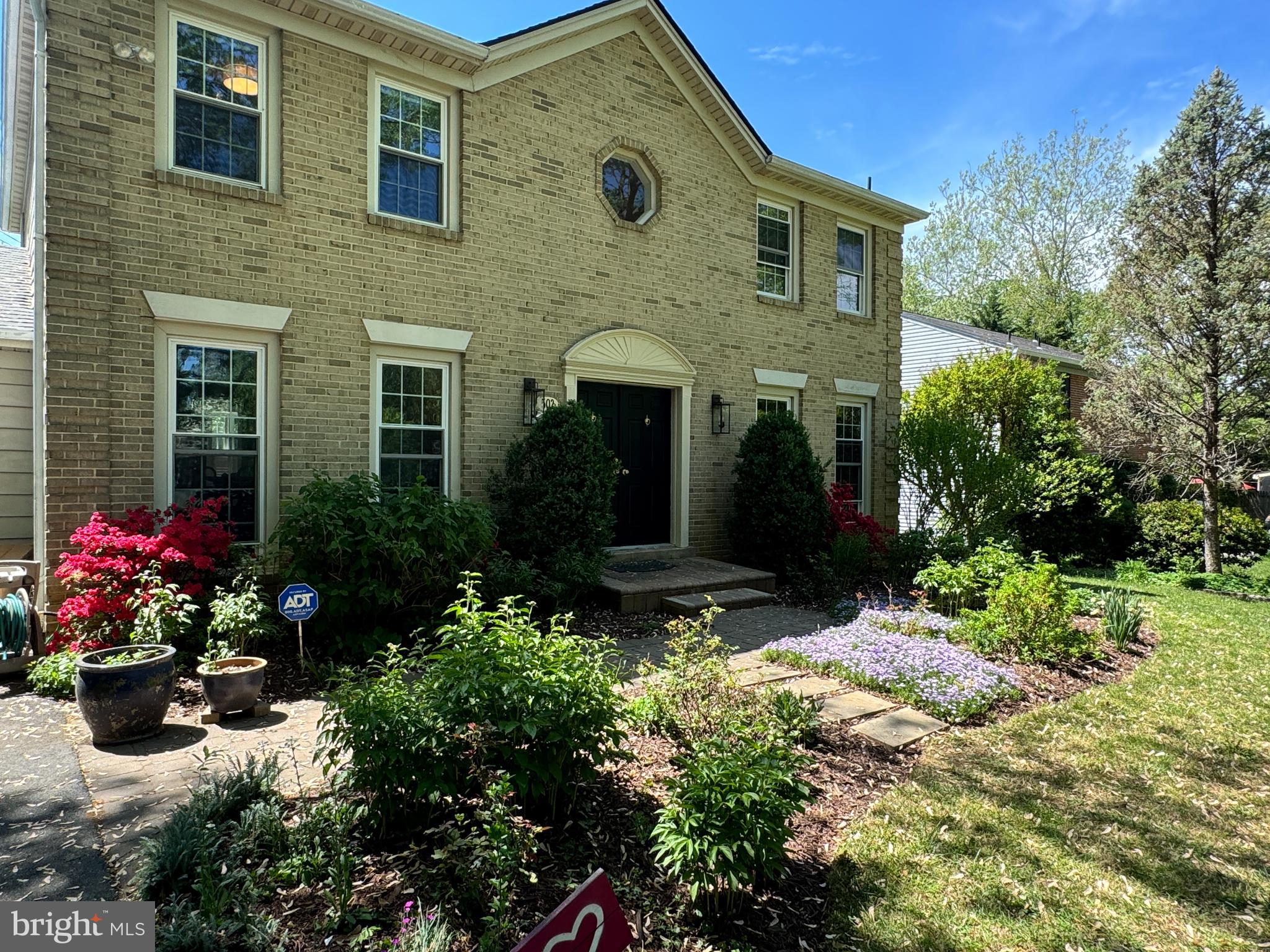 502 WOODLAND COURT NW