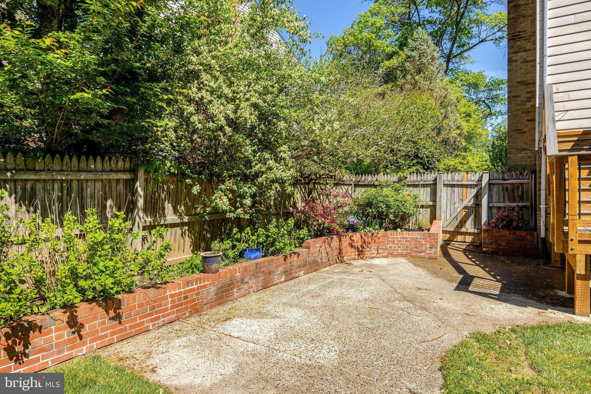 BLAIR WOODS - Residential