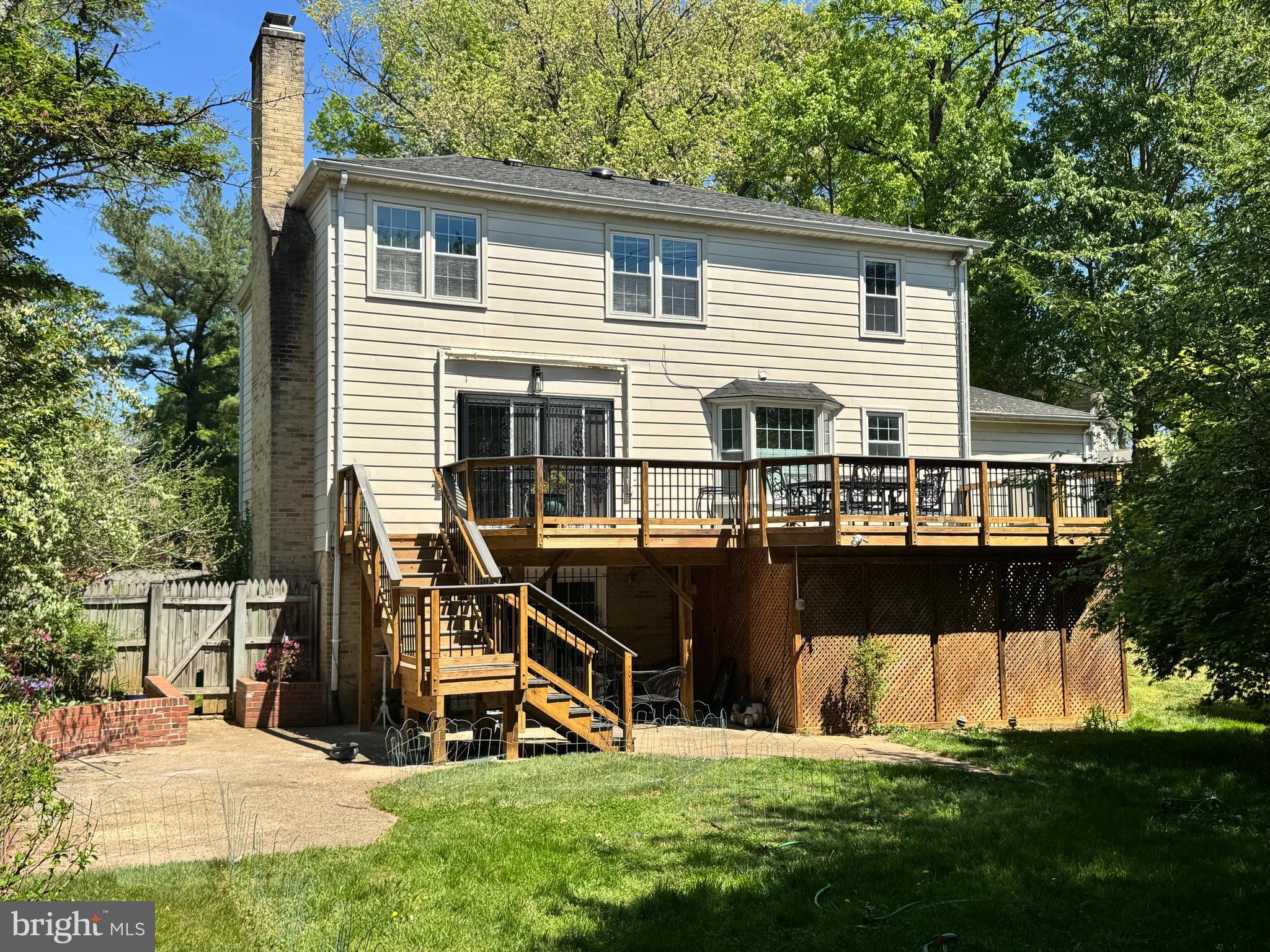 502 WOODLAND COURT NW