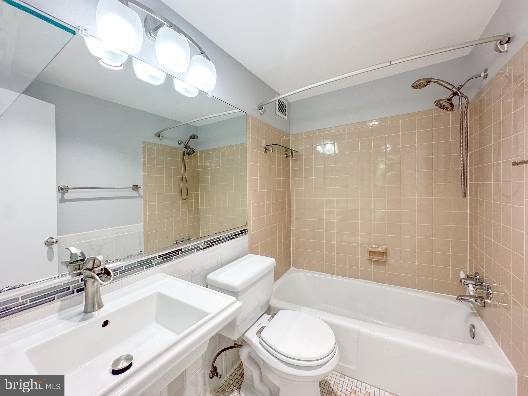 BARCROFT HILLS - Residential