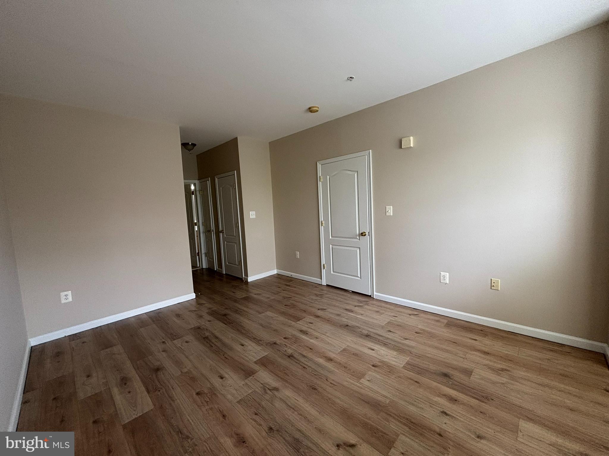 THE RESERVE CONDOMINIUMS - Residential Lease