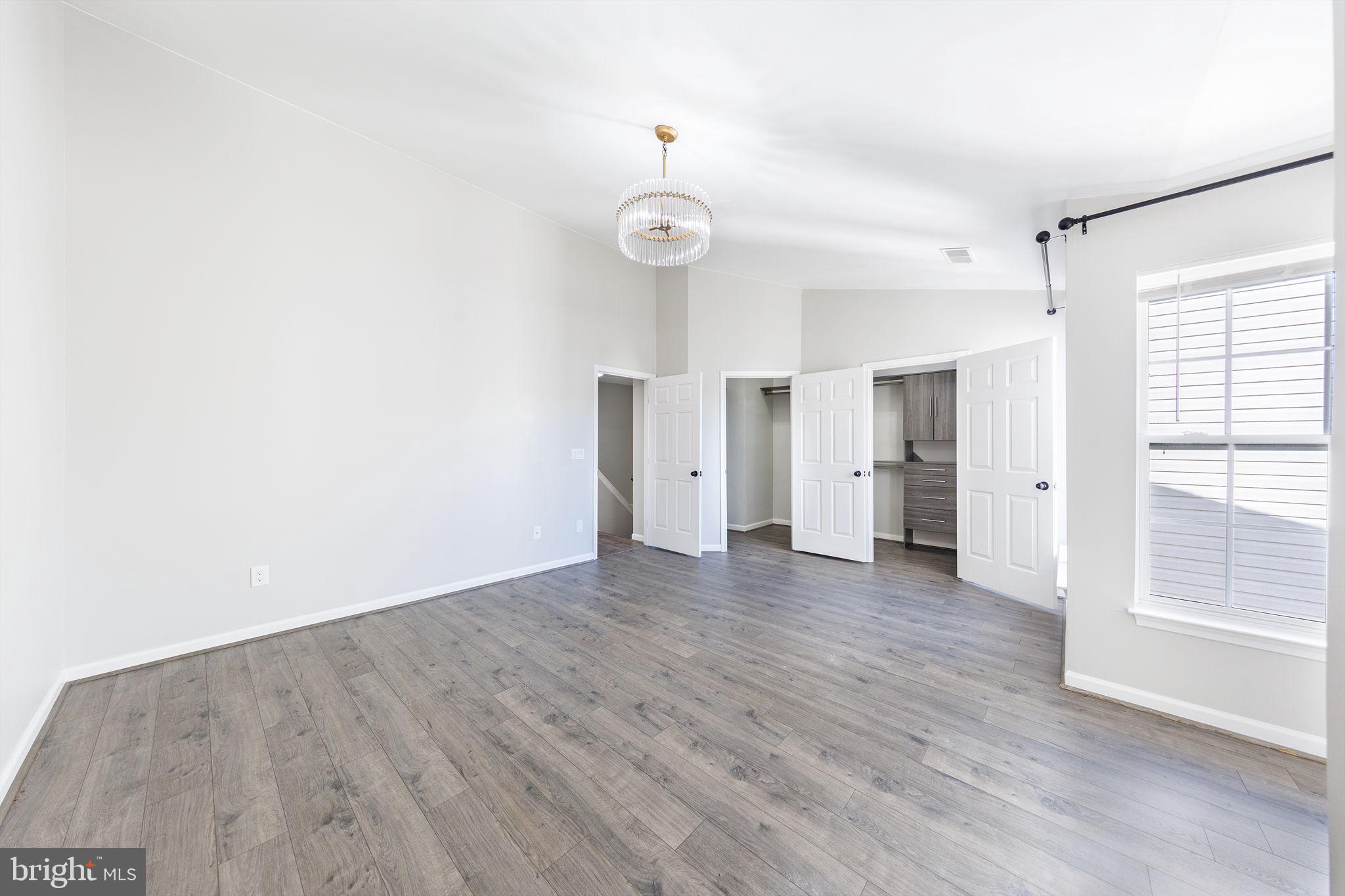 SOUTH RIDING - Residential