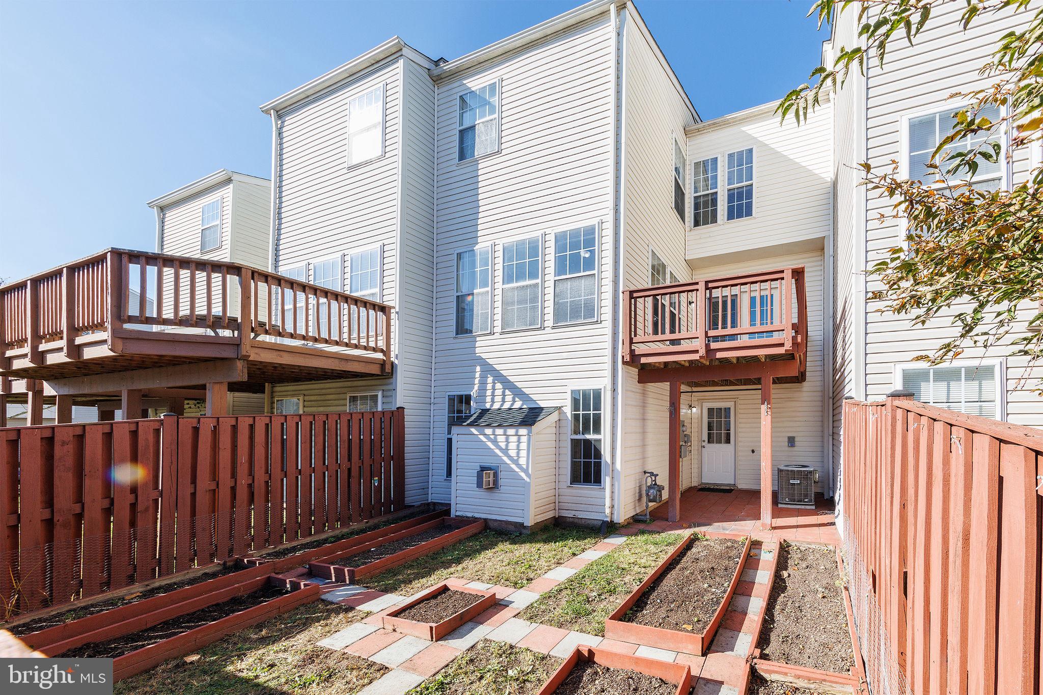 SOUTH RIDING - Residential