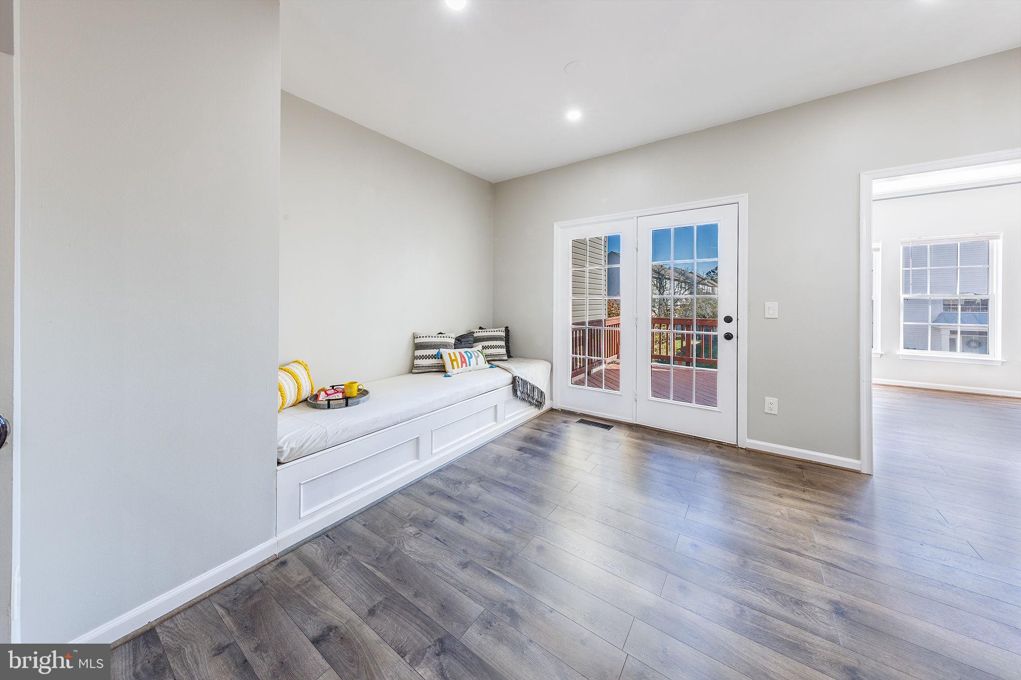 SOUTH RIDING - Residential