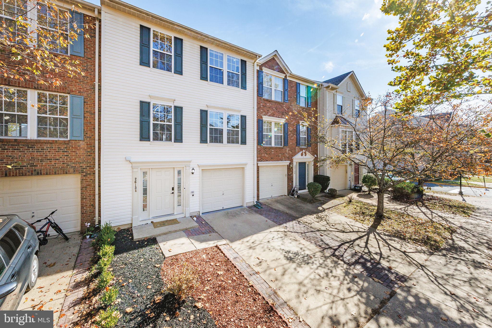 SOUTH RIDING - Residential