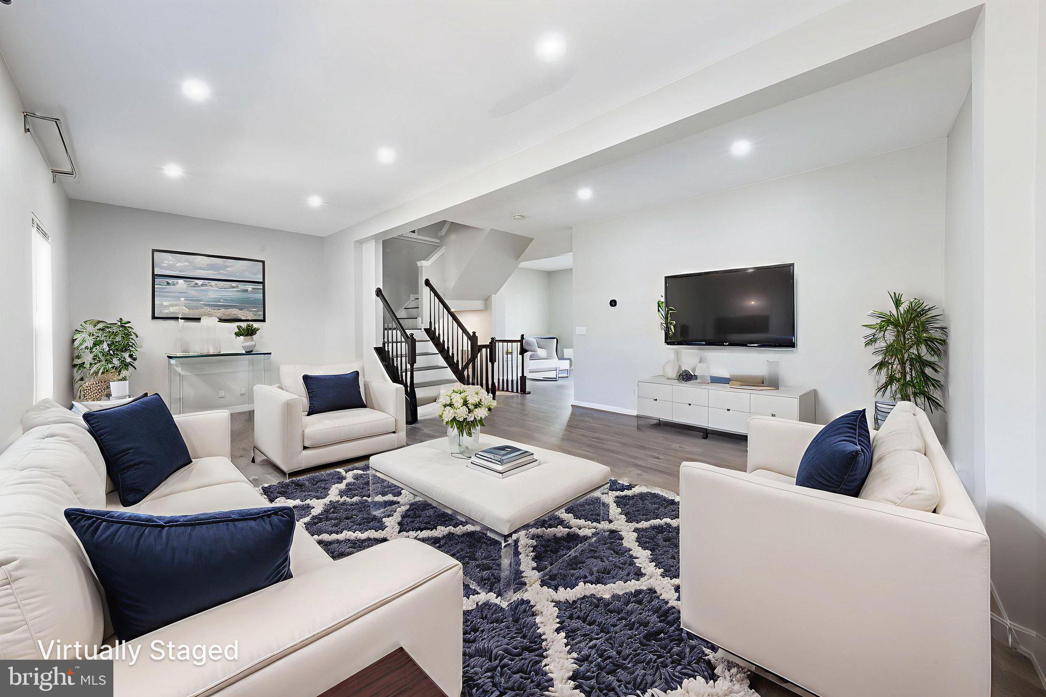 SOUTH RIDING - Residential