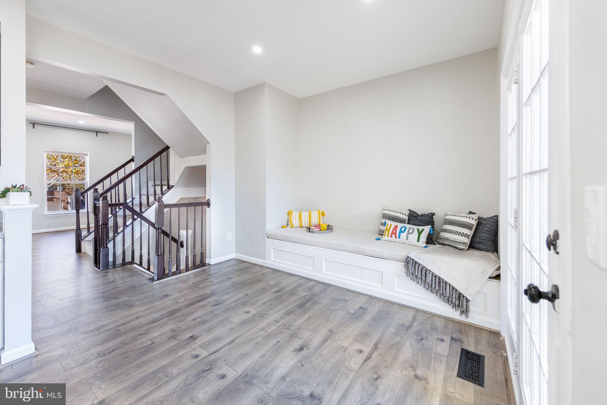 SOUTH RIDING - Residential