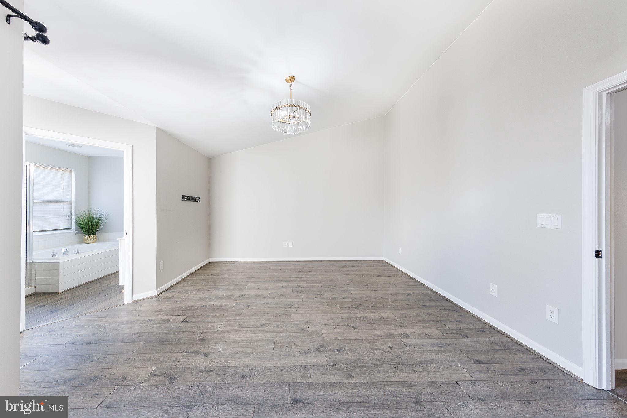 SOUTH RIDING - Residential