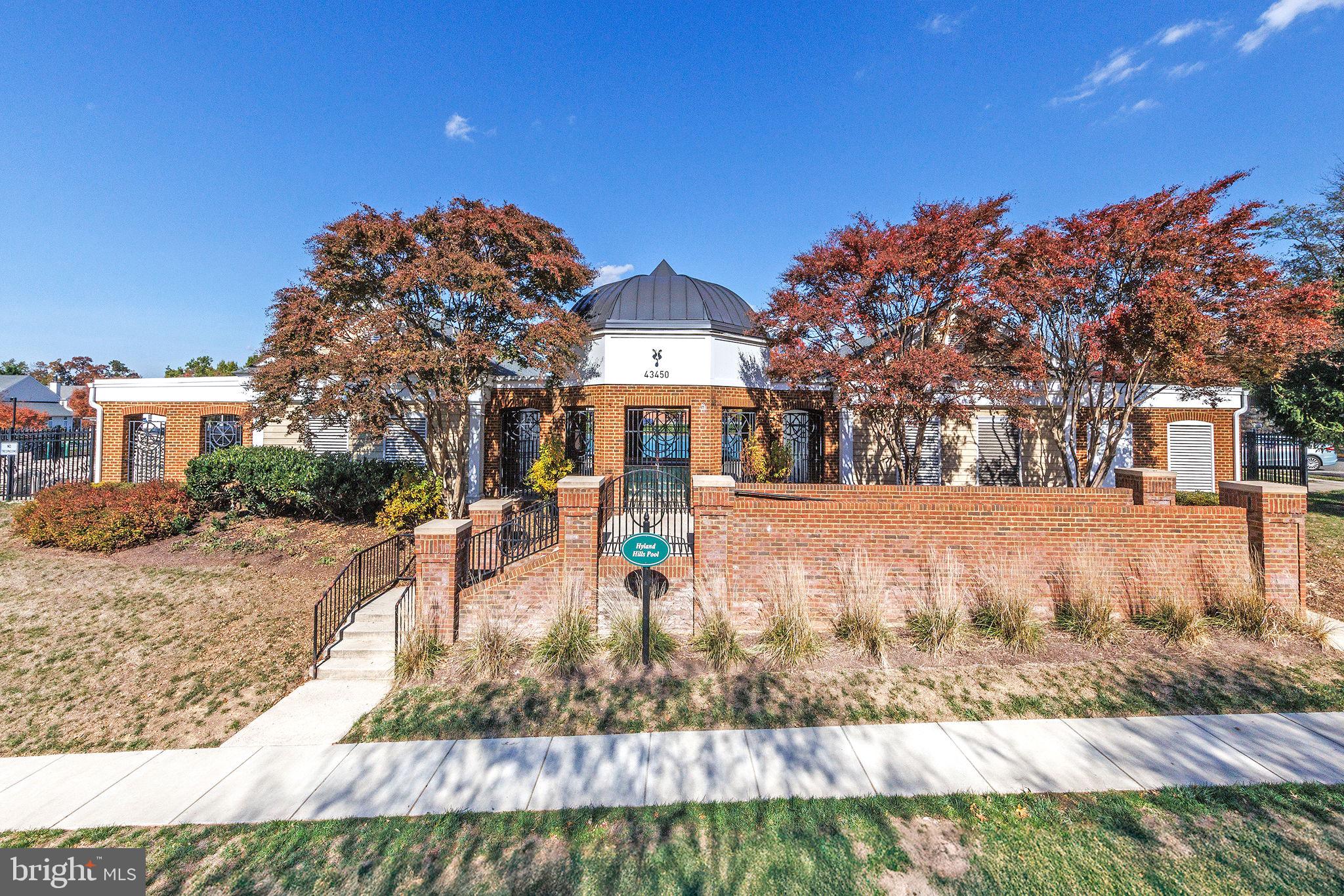 SOUTH RIDING - Residential