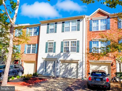 26134 LANDS END DRIVE CHANTILLY VA 20152