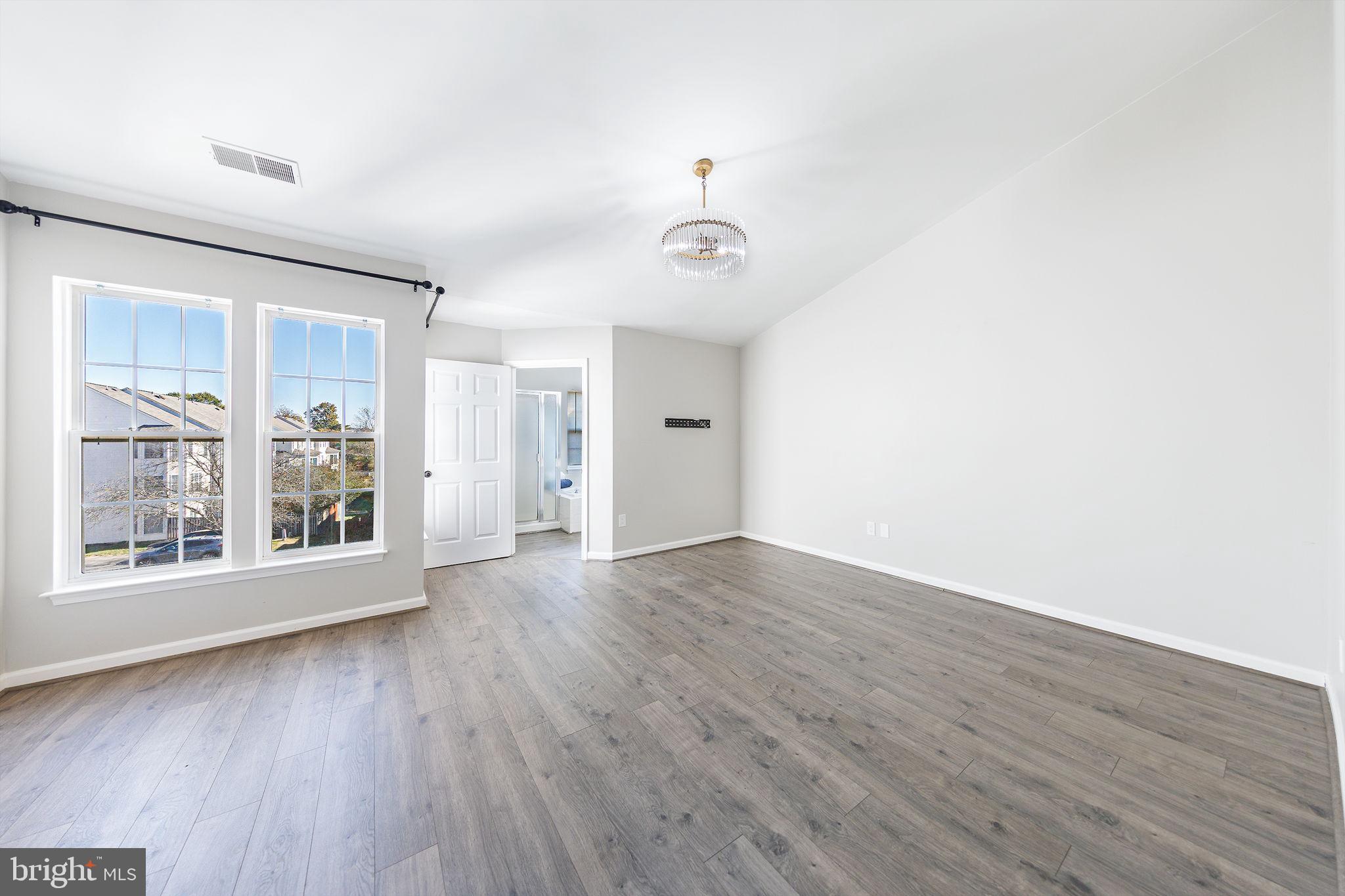 SOUTH RIDING - Residential