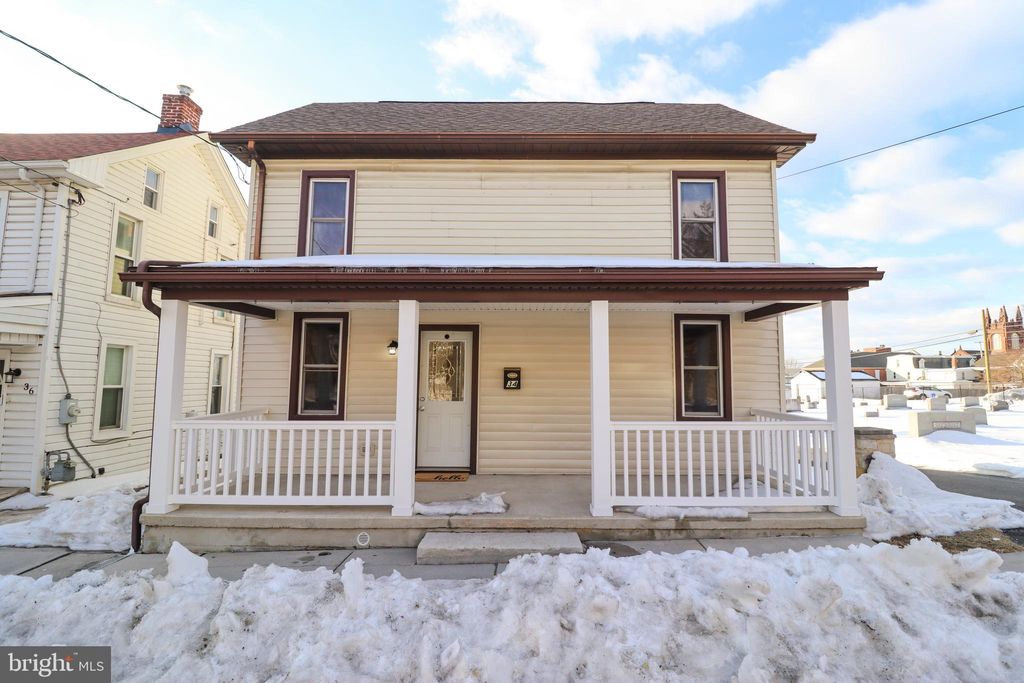 Photo of 34 S Pleasant Avenue, DALLASTOWN, PA 17313 (MLS # PAYK2097592)