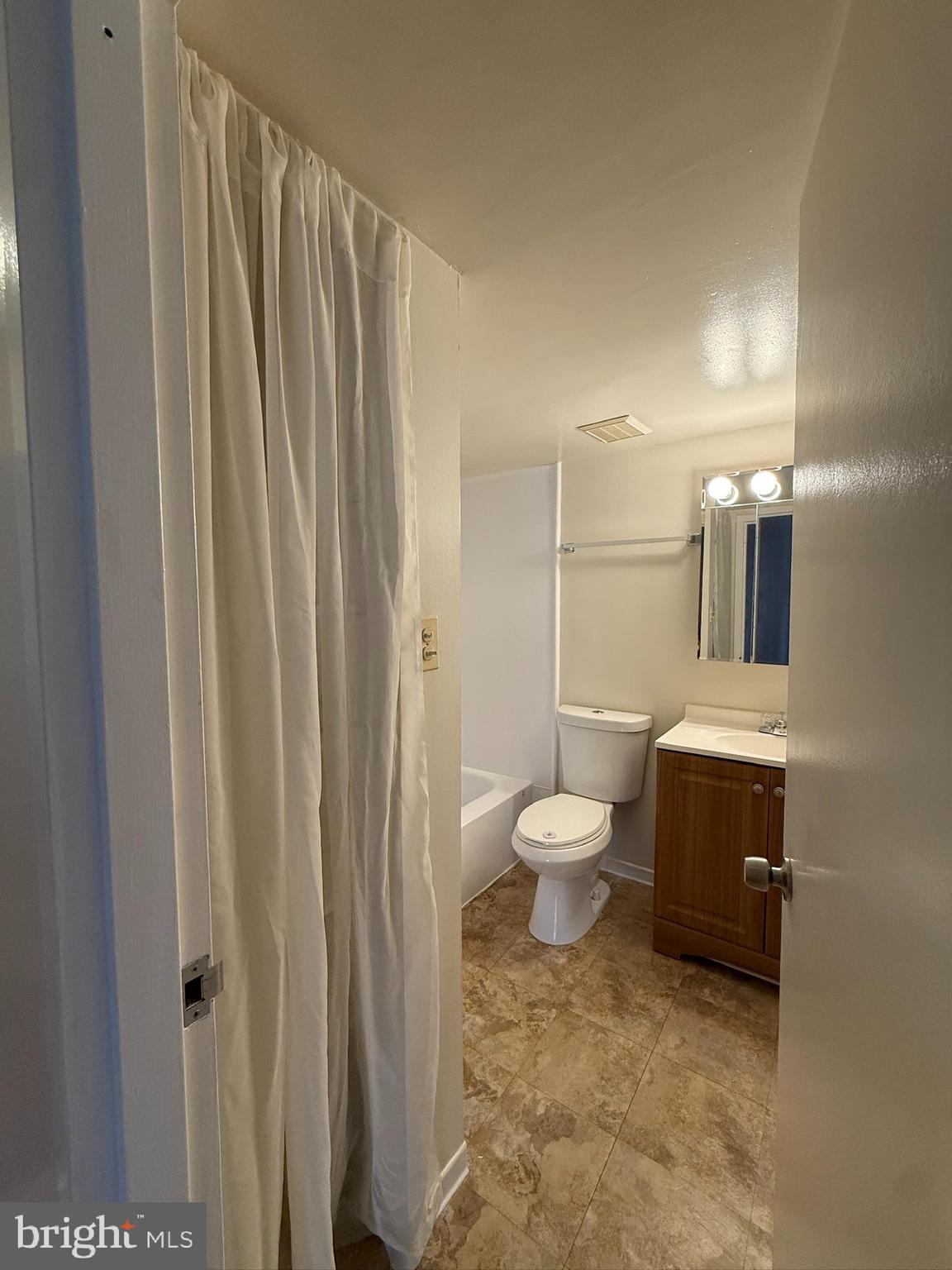 CHERRY GLEN CONDOS - Residential Lease