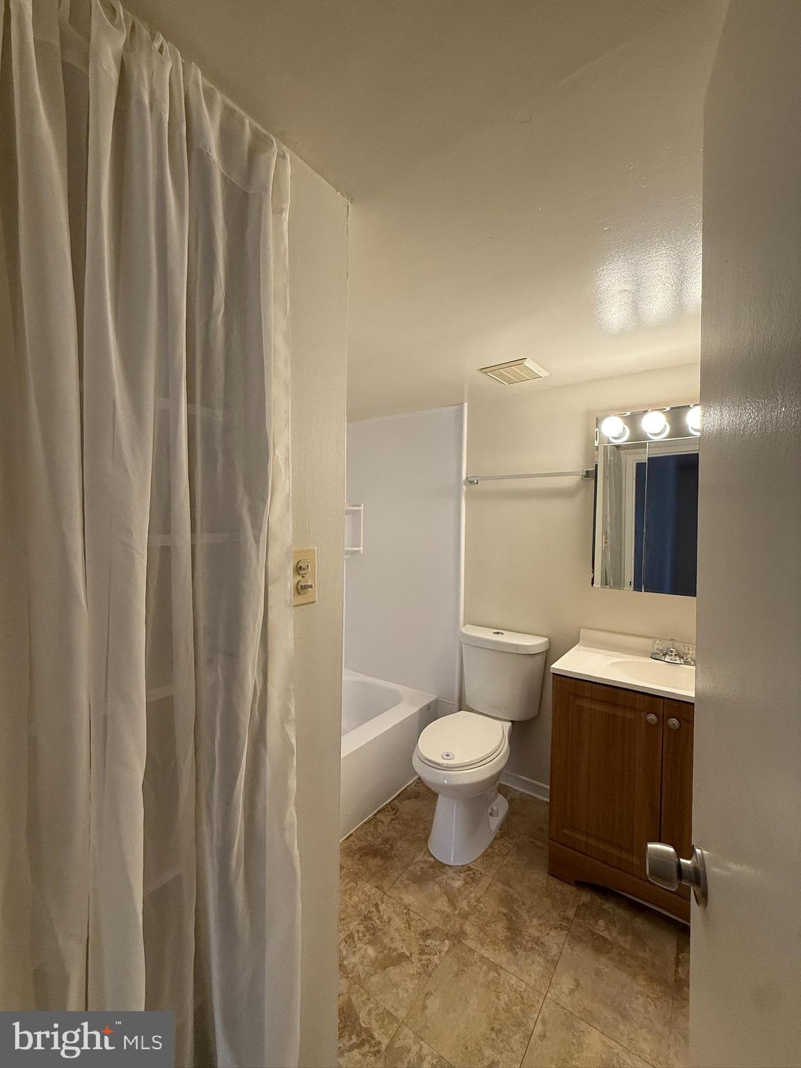 CHERRY GLEN CONDOS - Residential Lease