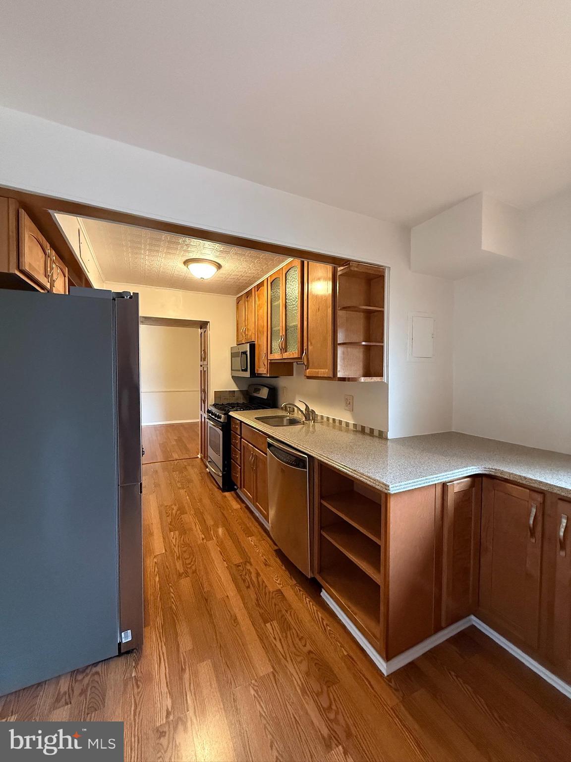 CHERRY GLEN CONDOS - Residential Lease