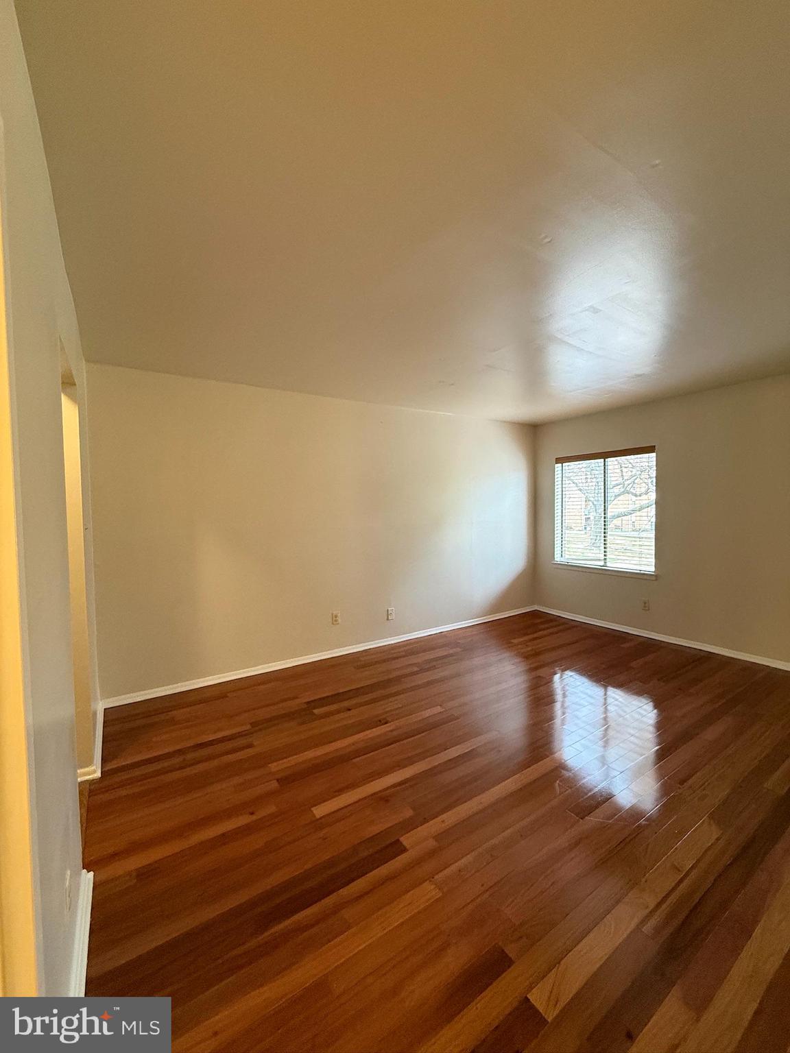 CHERRY GLEN CONDOS - Residential Lease