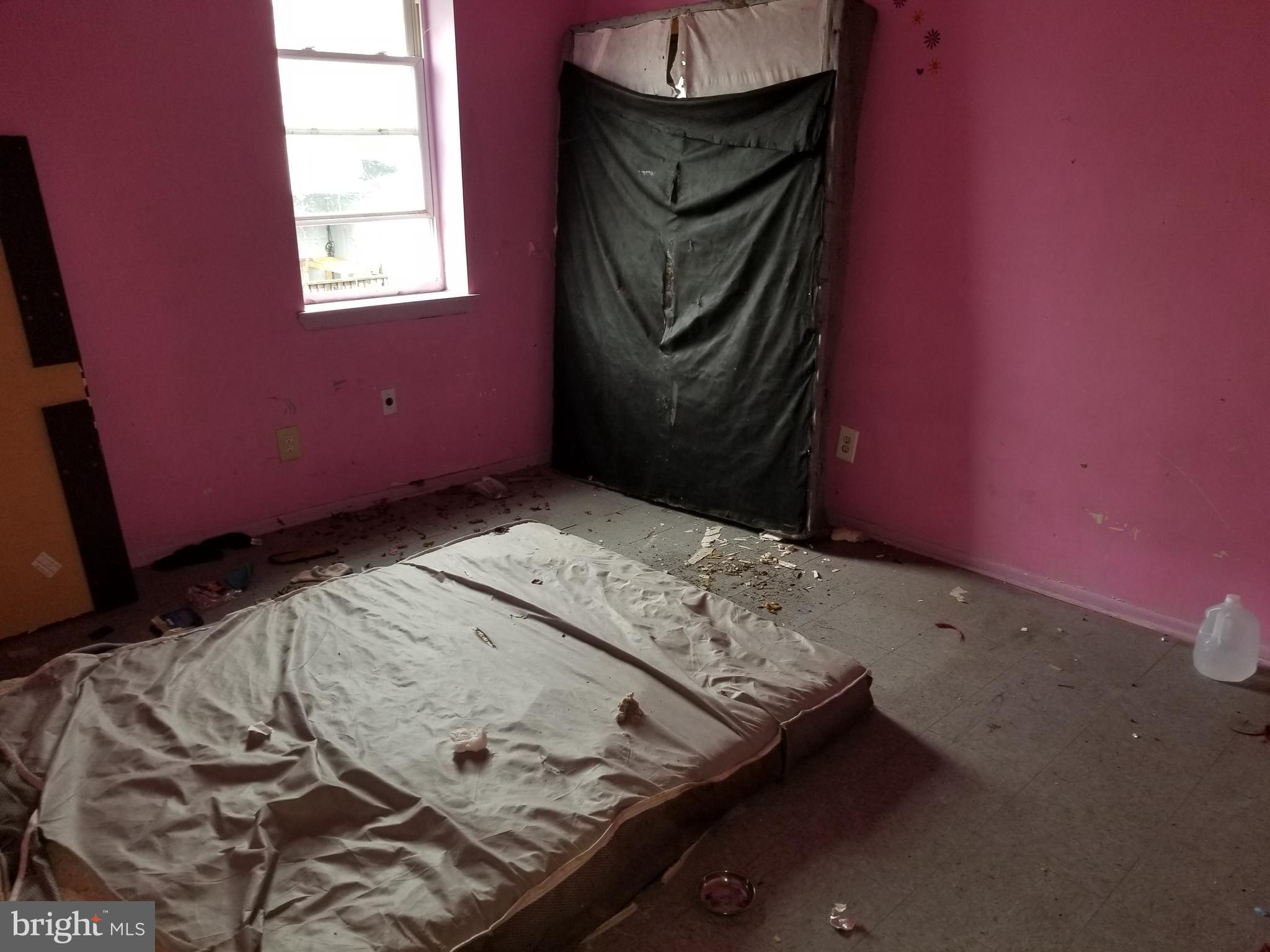 BROADWAY EAST - Residential