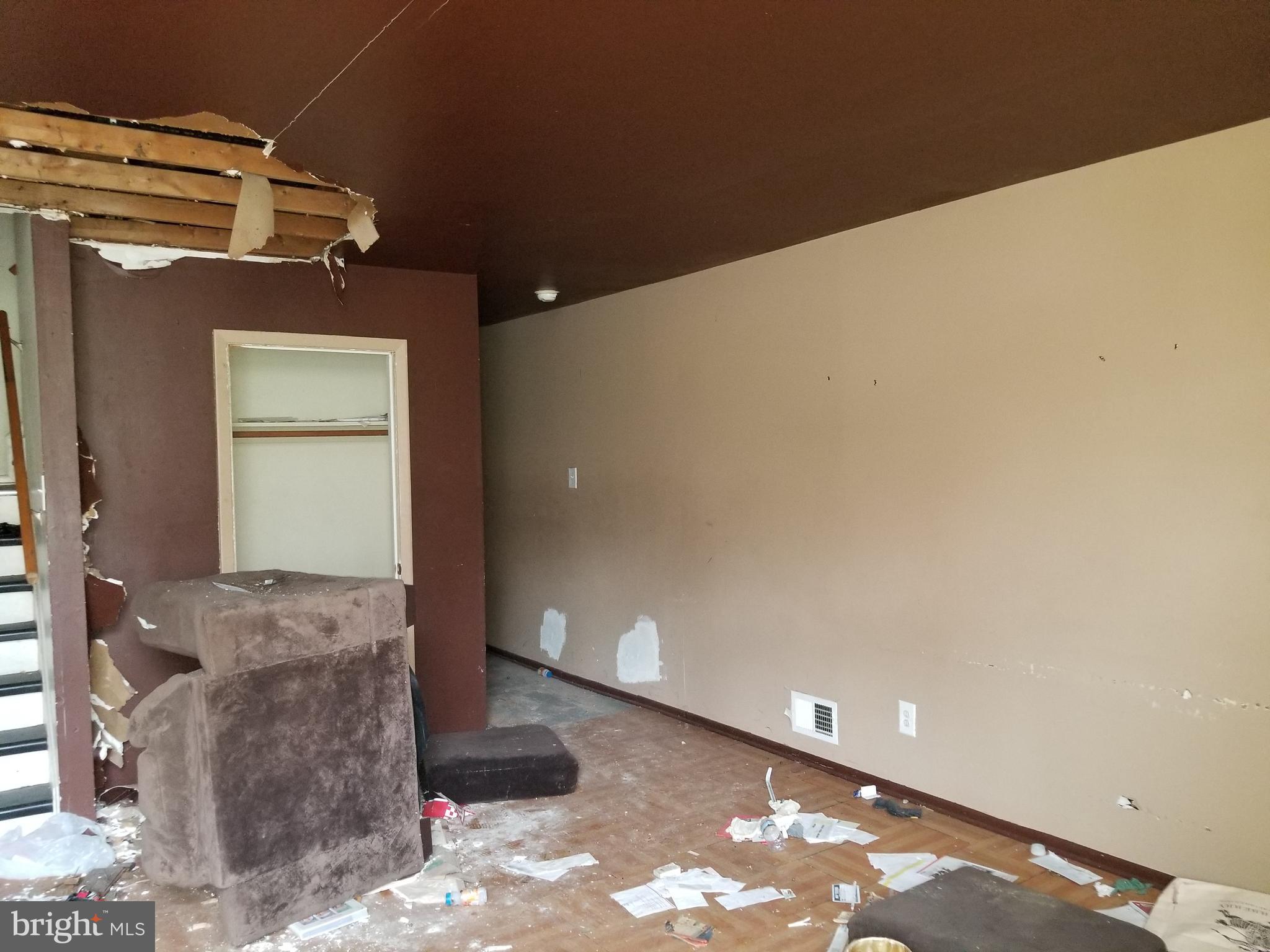 BROADWAY EAST - Residential