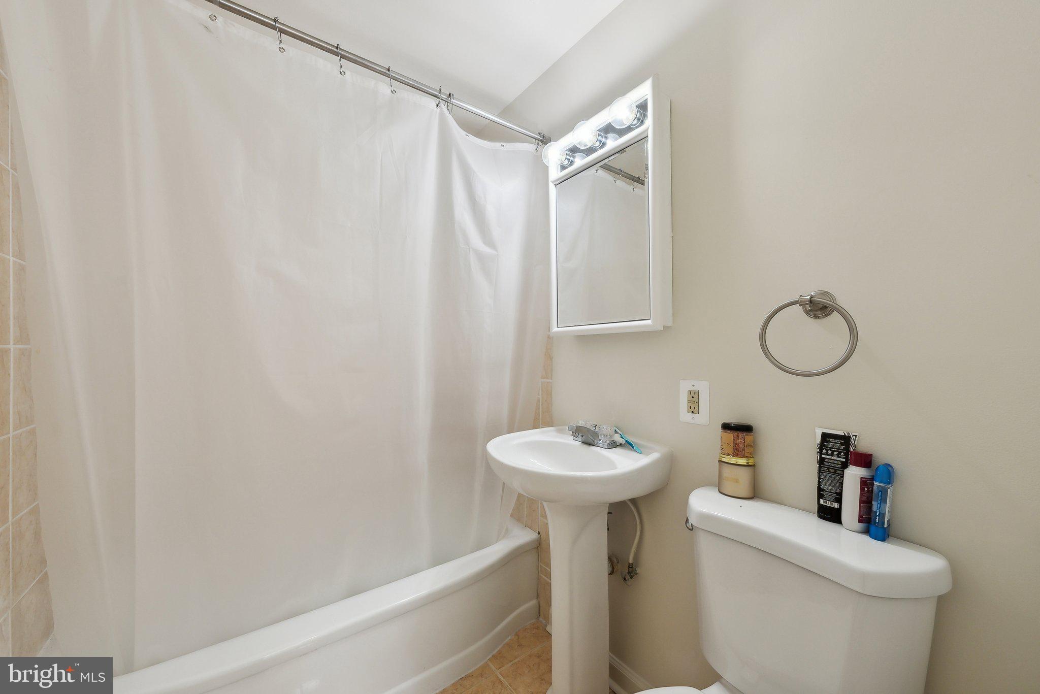 KENSINGTON - Residential