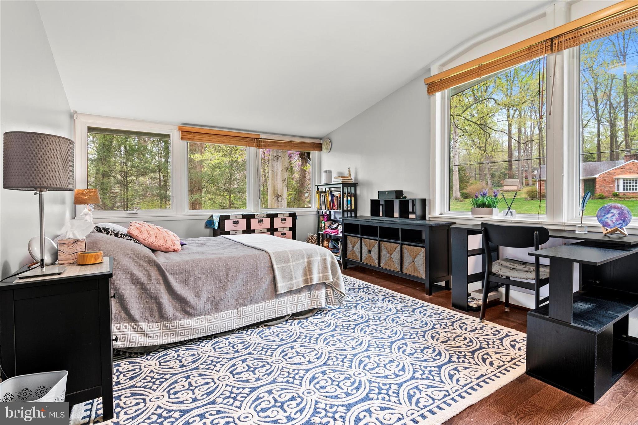 MANTUA - Residential Lease