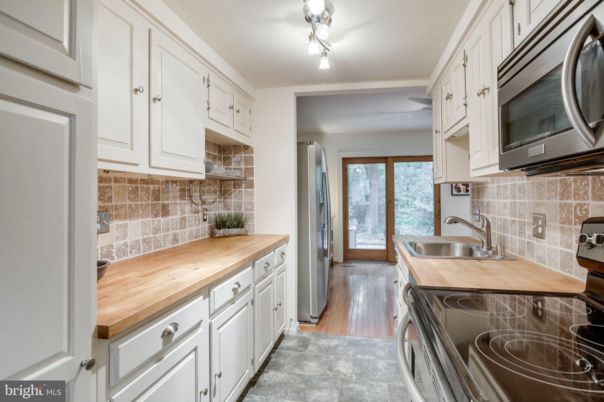 RESTON - Residential