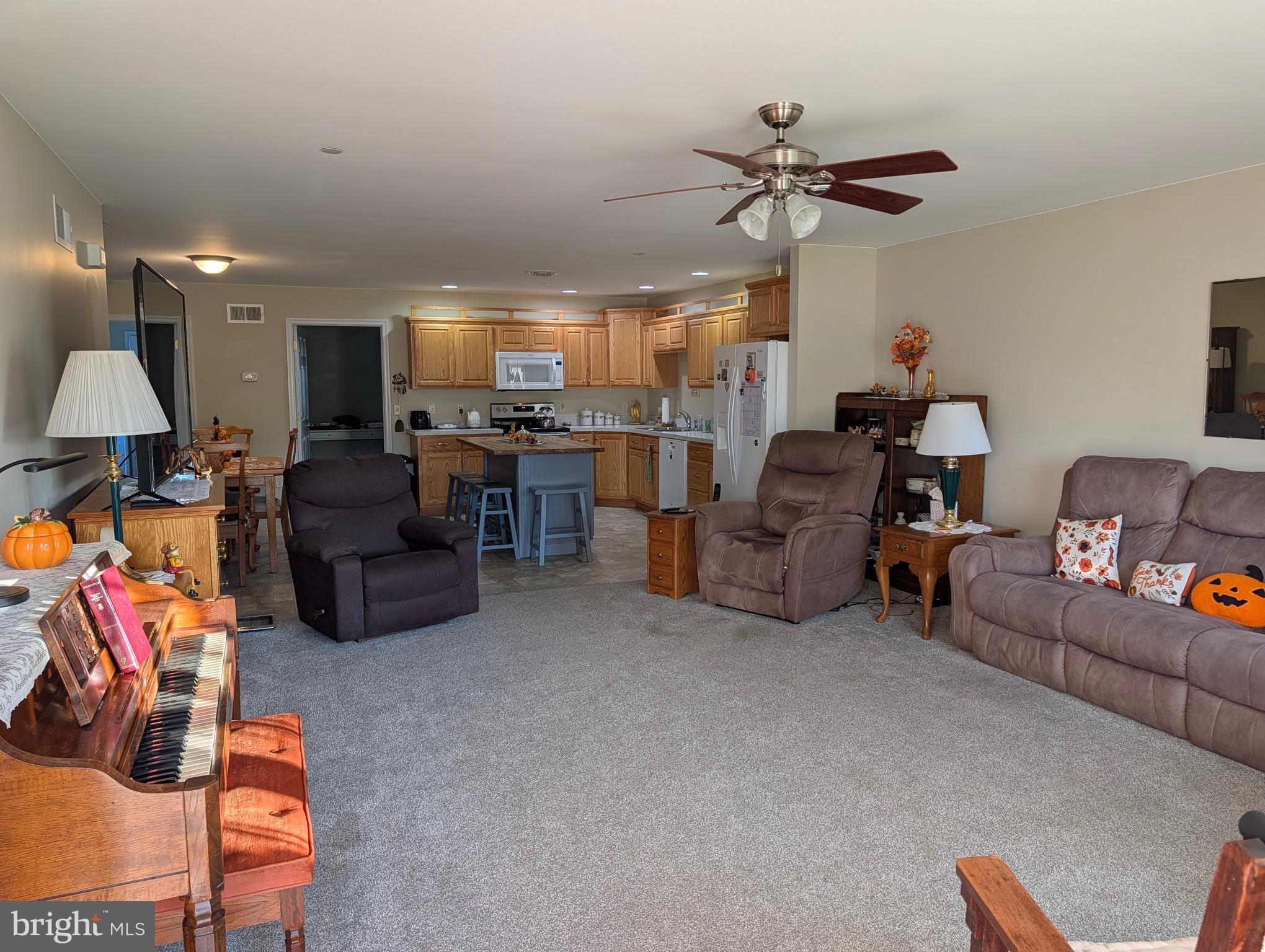 327 FRANKLIN WAY